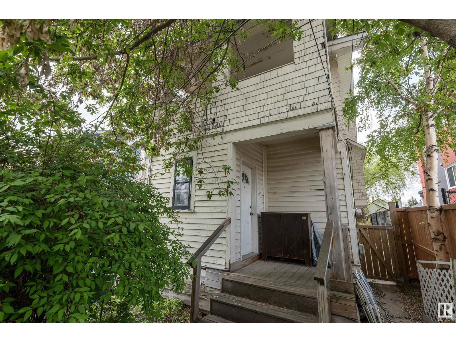 Nw - 9924 87 Av Edmonton, Alberta