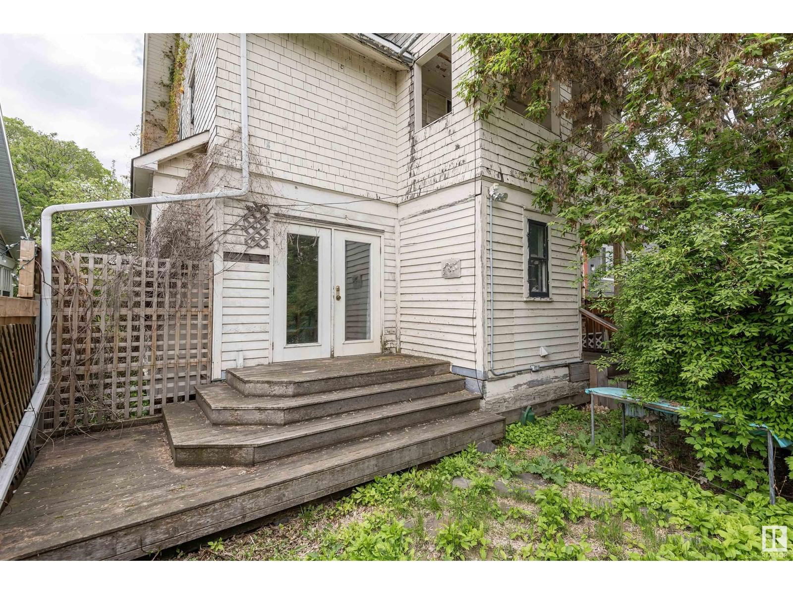 Nw - 9924 87 Av Edmonton, Alberta
