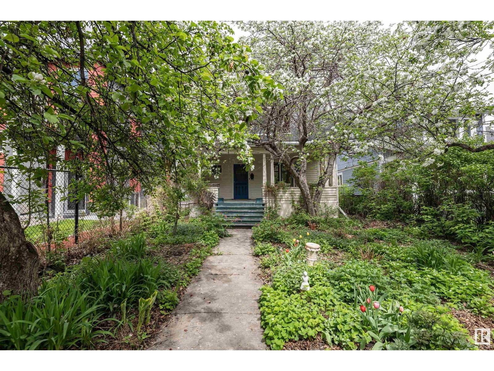 Nw - 9924 87 Av Edmonton, Alberta