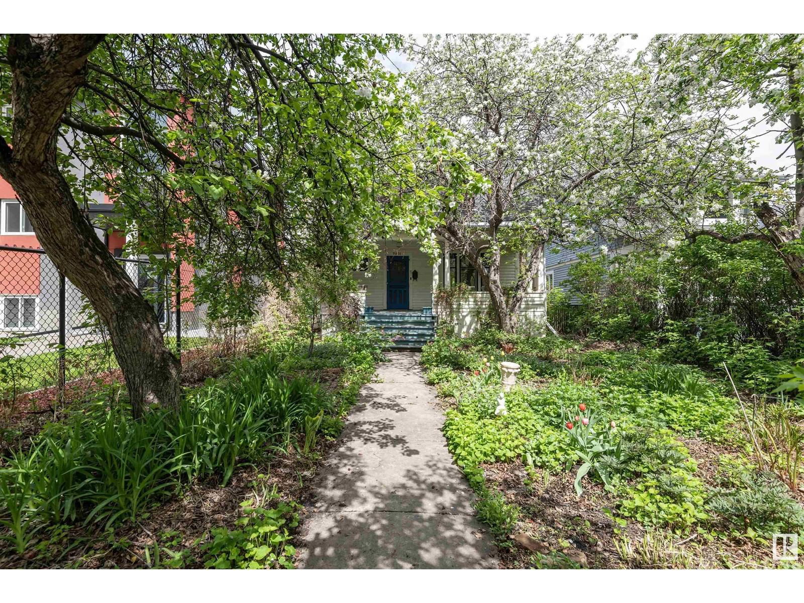 Nw - 9924 87 Av Edmonton, Alberta
