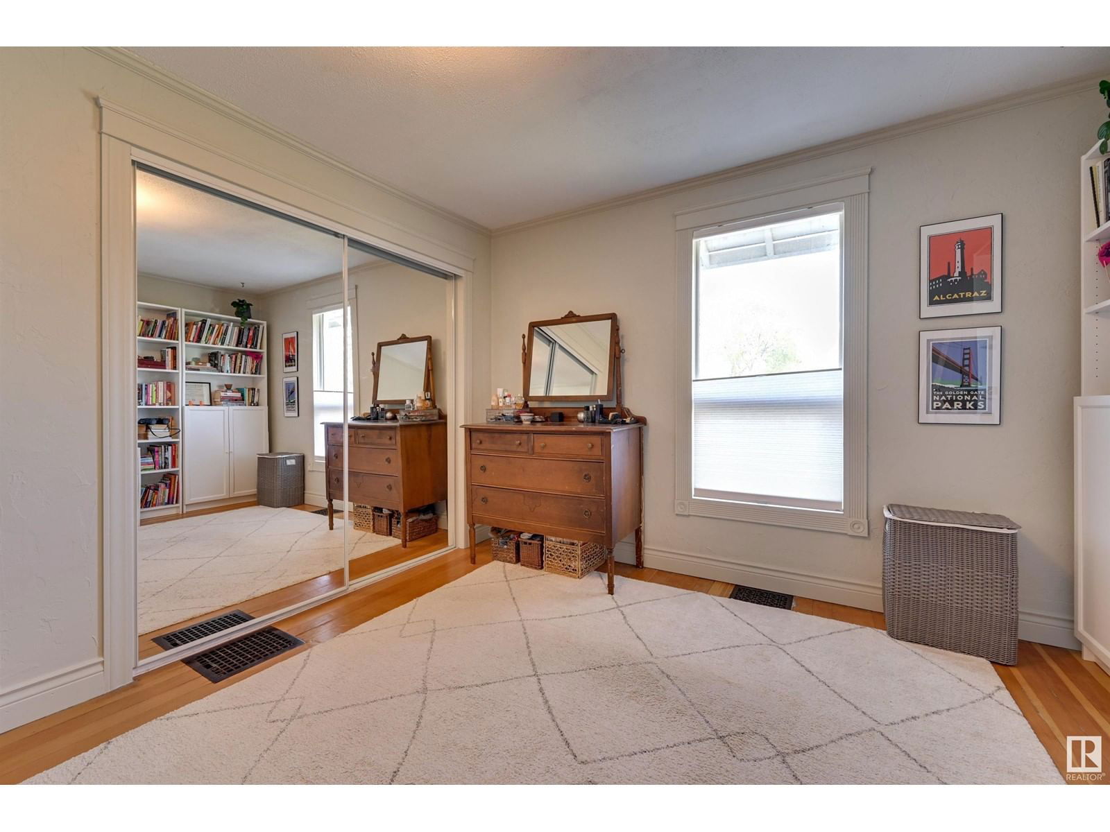 7009 105a St Nw Edmonton, Alberta