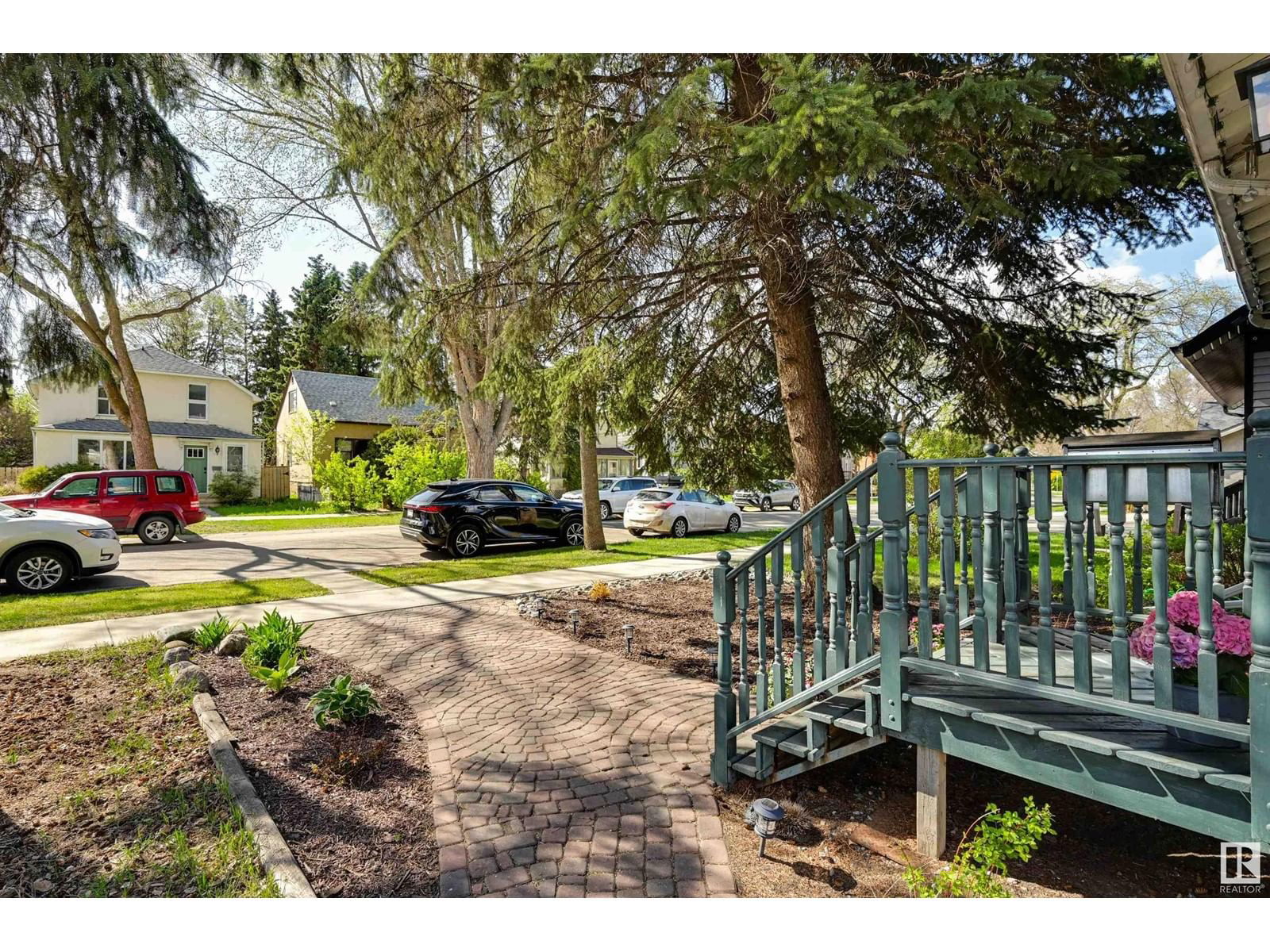 7009 105a St Nw Edmonton, Alberta