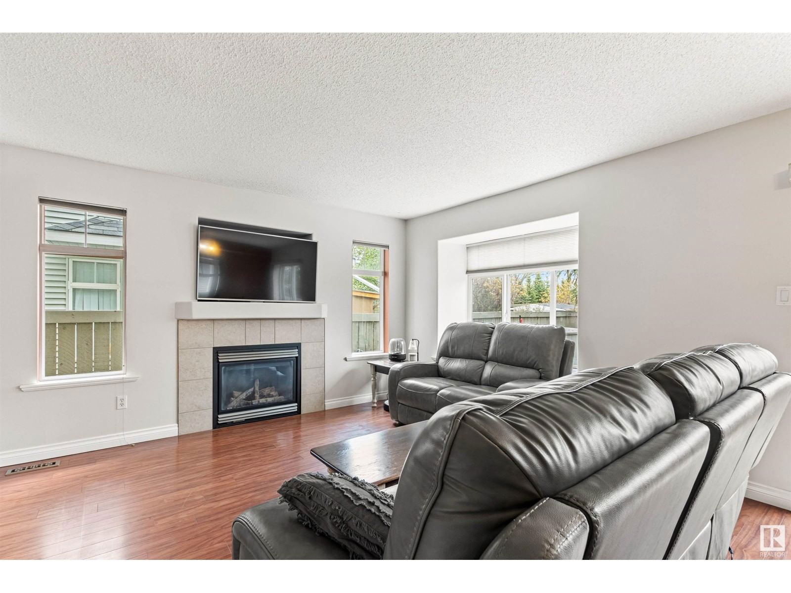 200 - 19 ERIN RIDGE DR Image 17