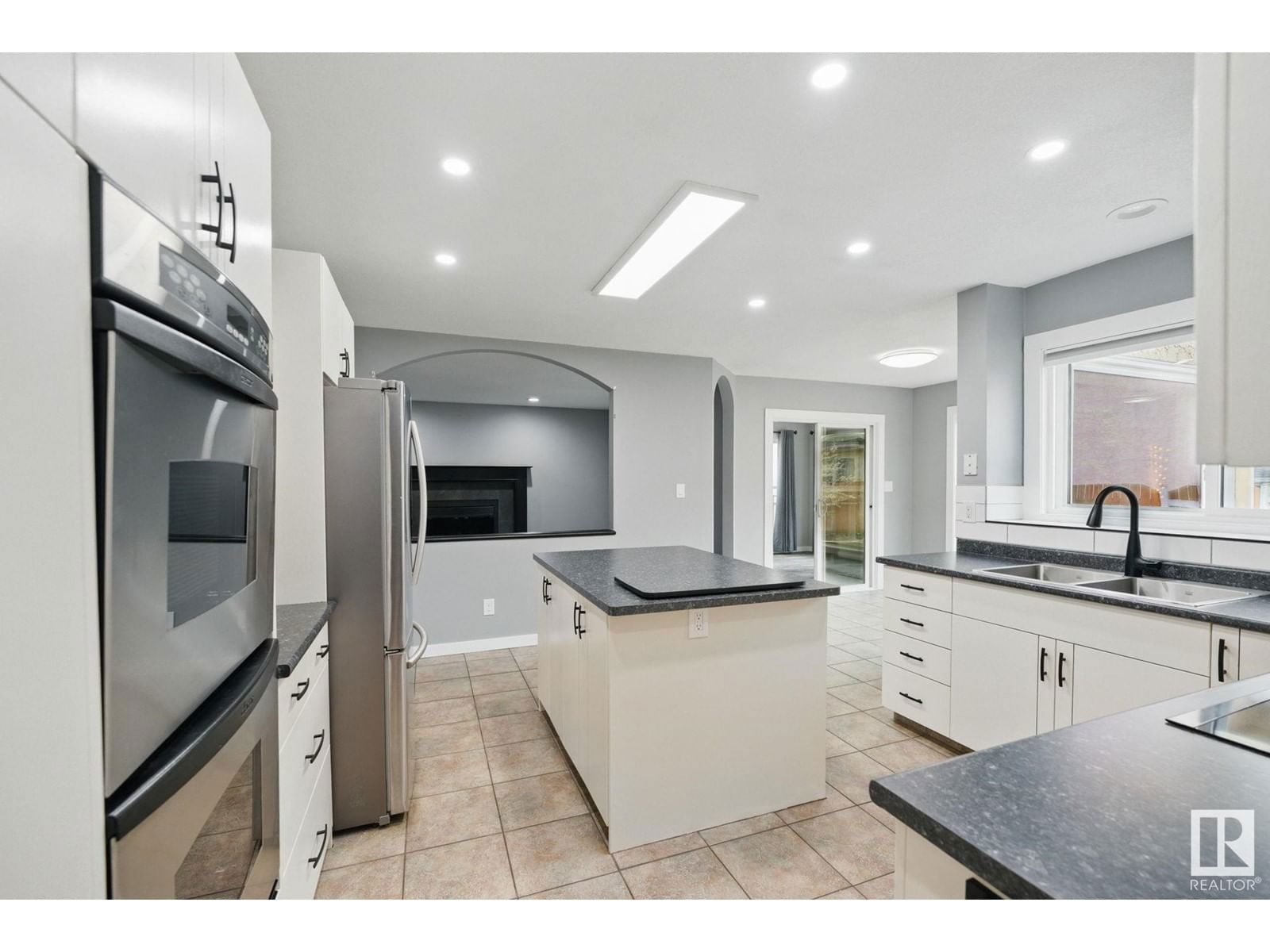 NW - 11019 10 AV Image 10