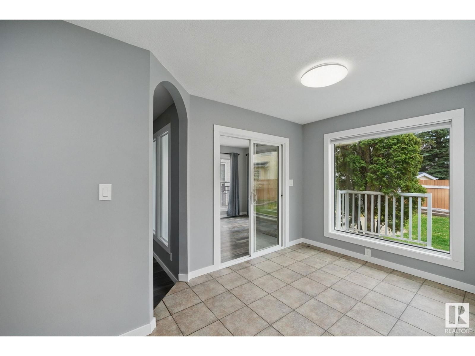 NW - 11019 10 AV Image 14