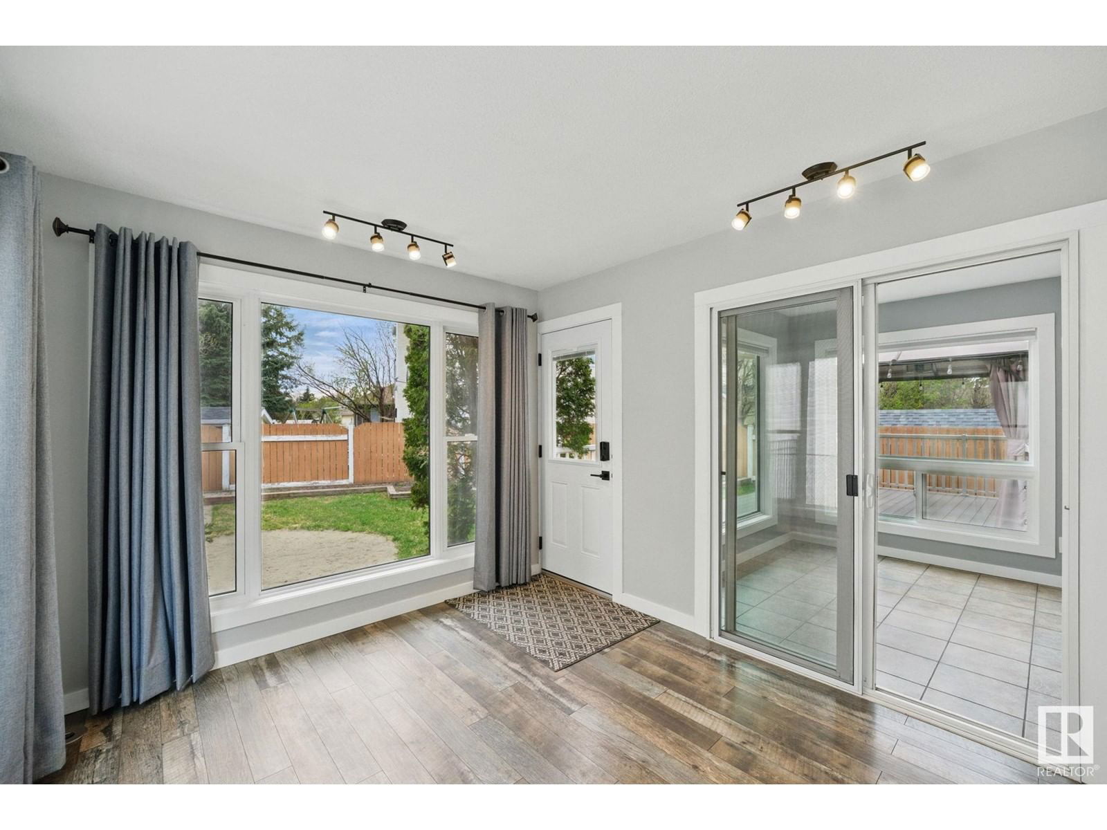 NW - 11019 10 AV Image 18