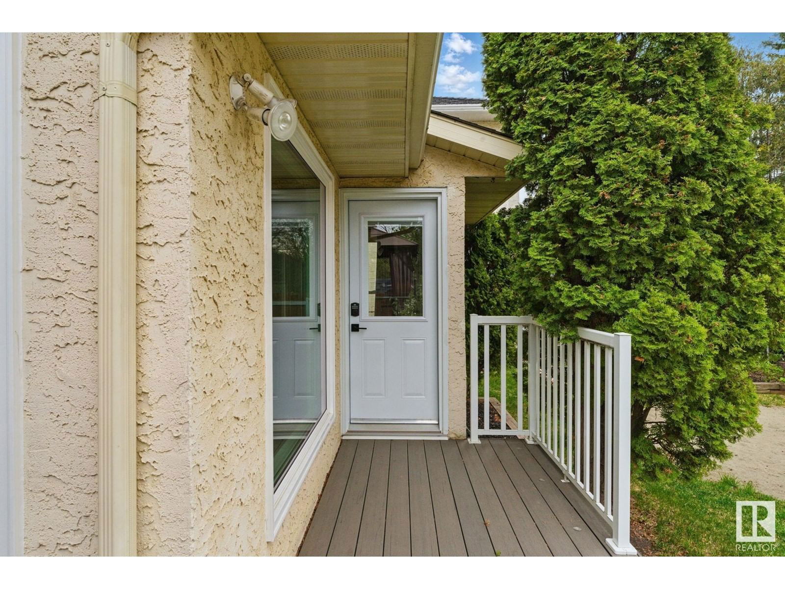 NW - 11019 10 AV Image 20