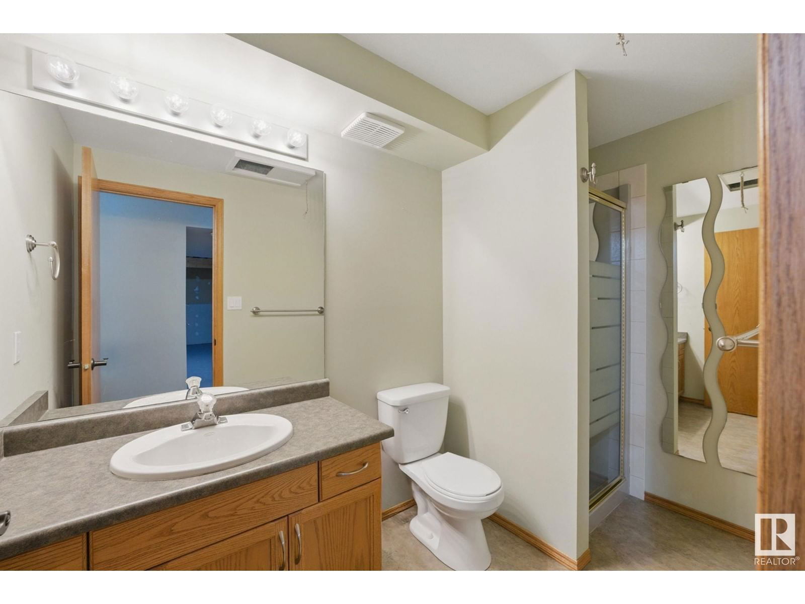 NW - 11019 10 AV Image 38