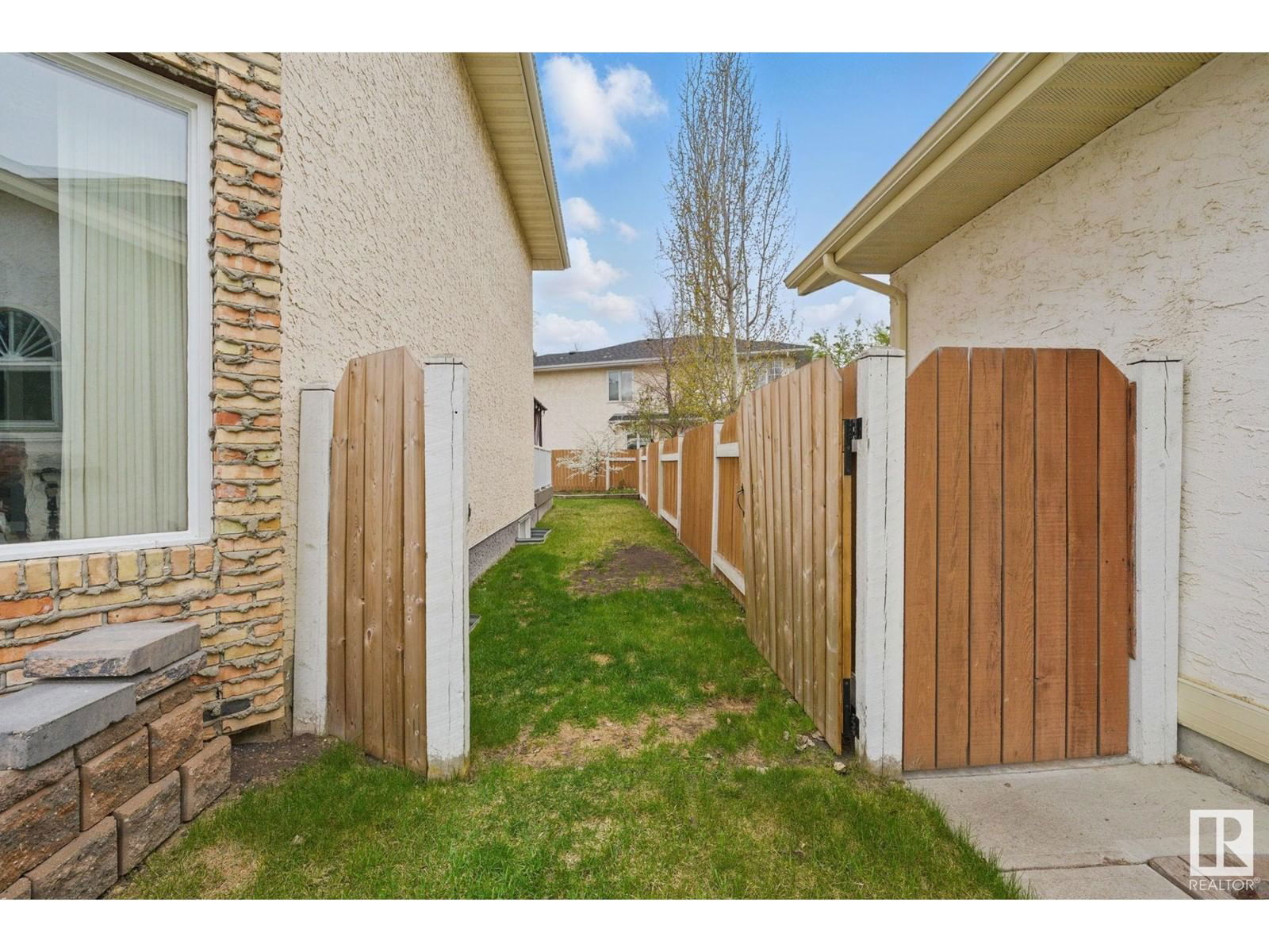 NW - 11019 10 AV Image 46