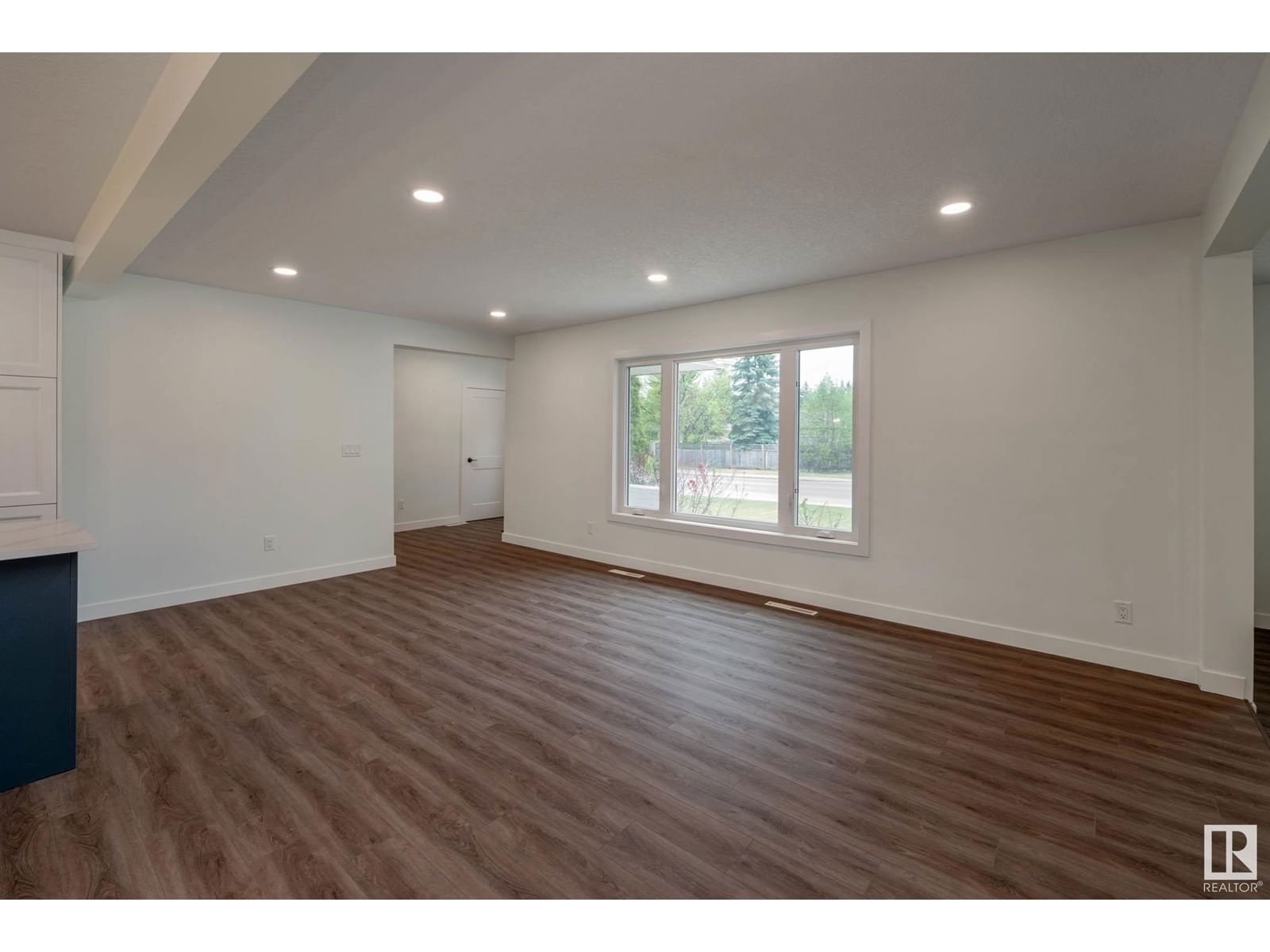 14622 95 AV Image 14