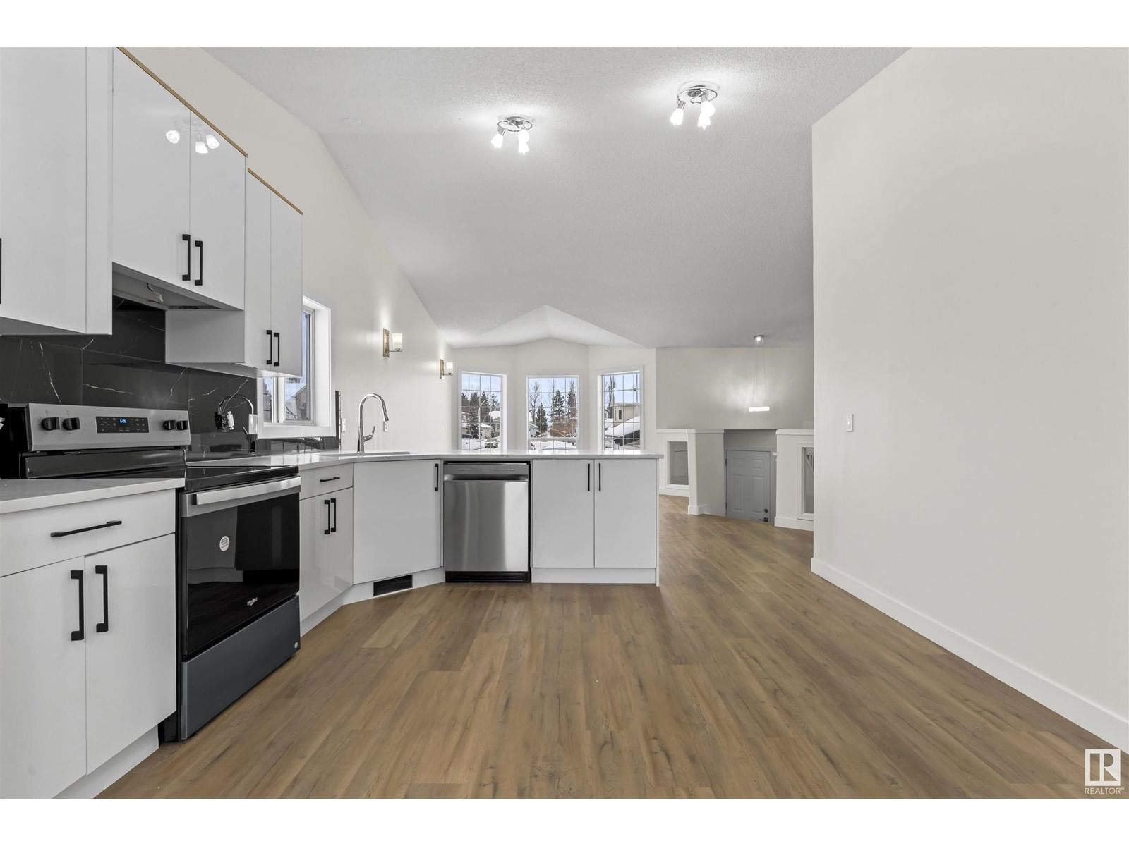 Nw - 2865 41 Ave Edmonton, Alberta