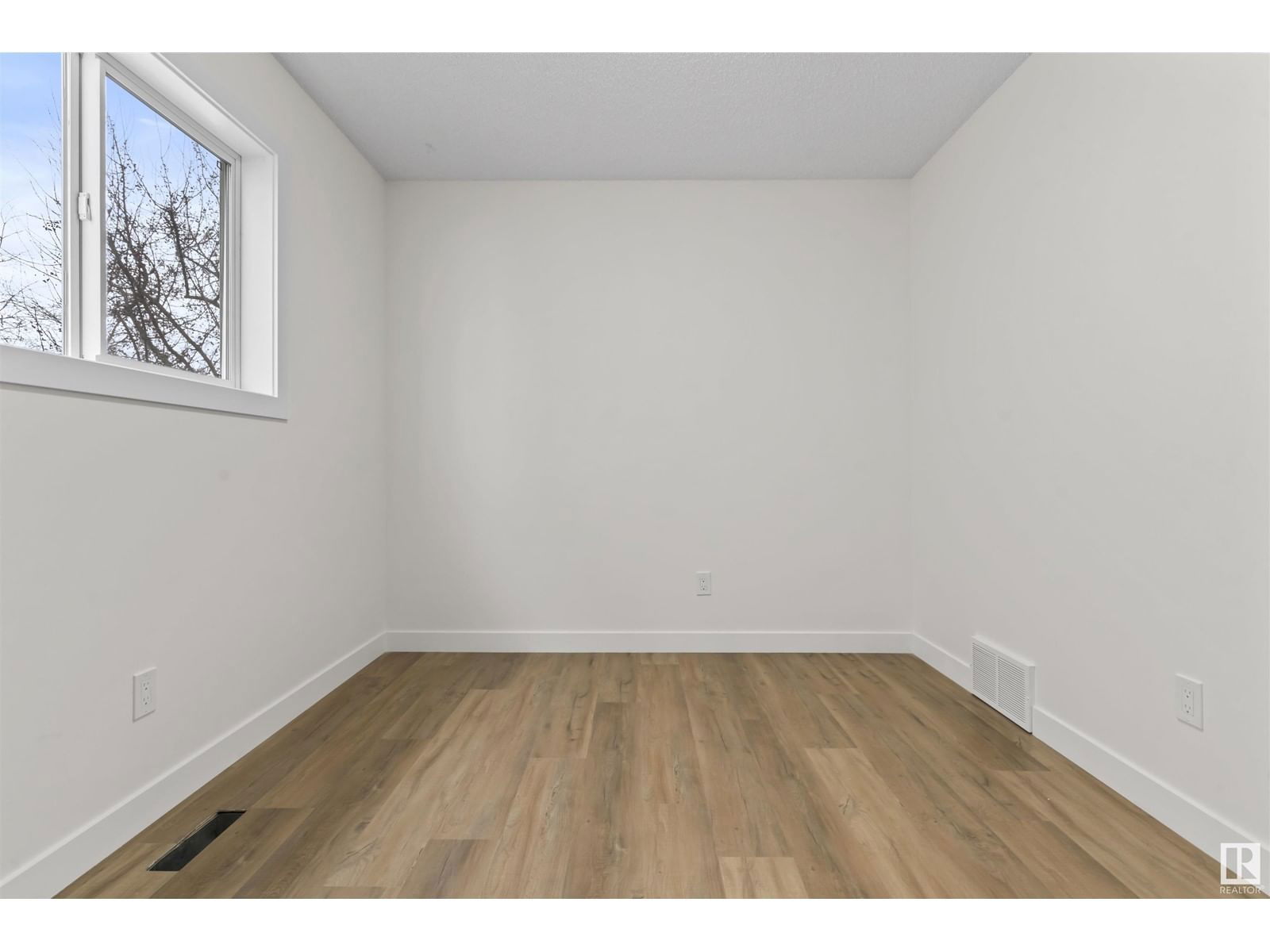 Nw - 2865 41 Ave Edmonton, Alberta