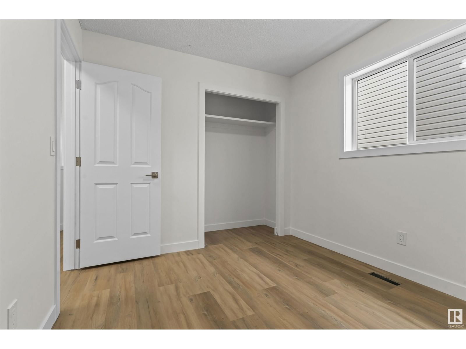 Nw - 2865 41 Ave Edmonton, Alberta