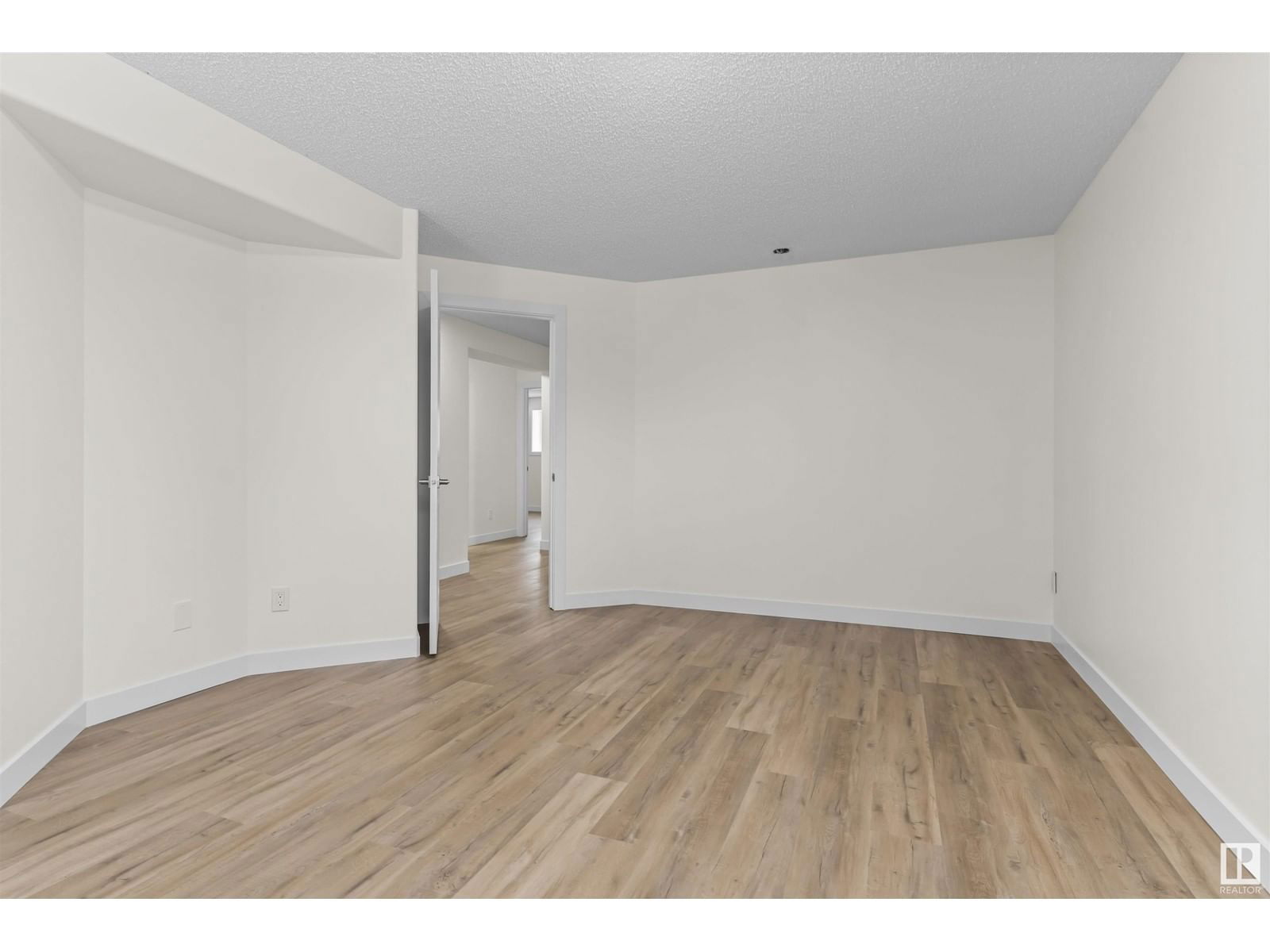 Nw - 2865 41 Ave Edmonton, Alberta