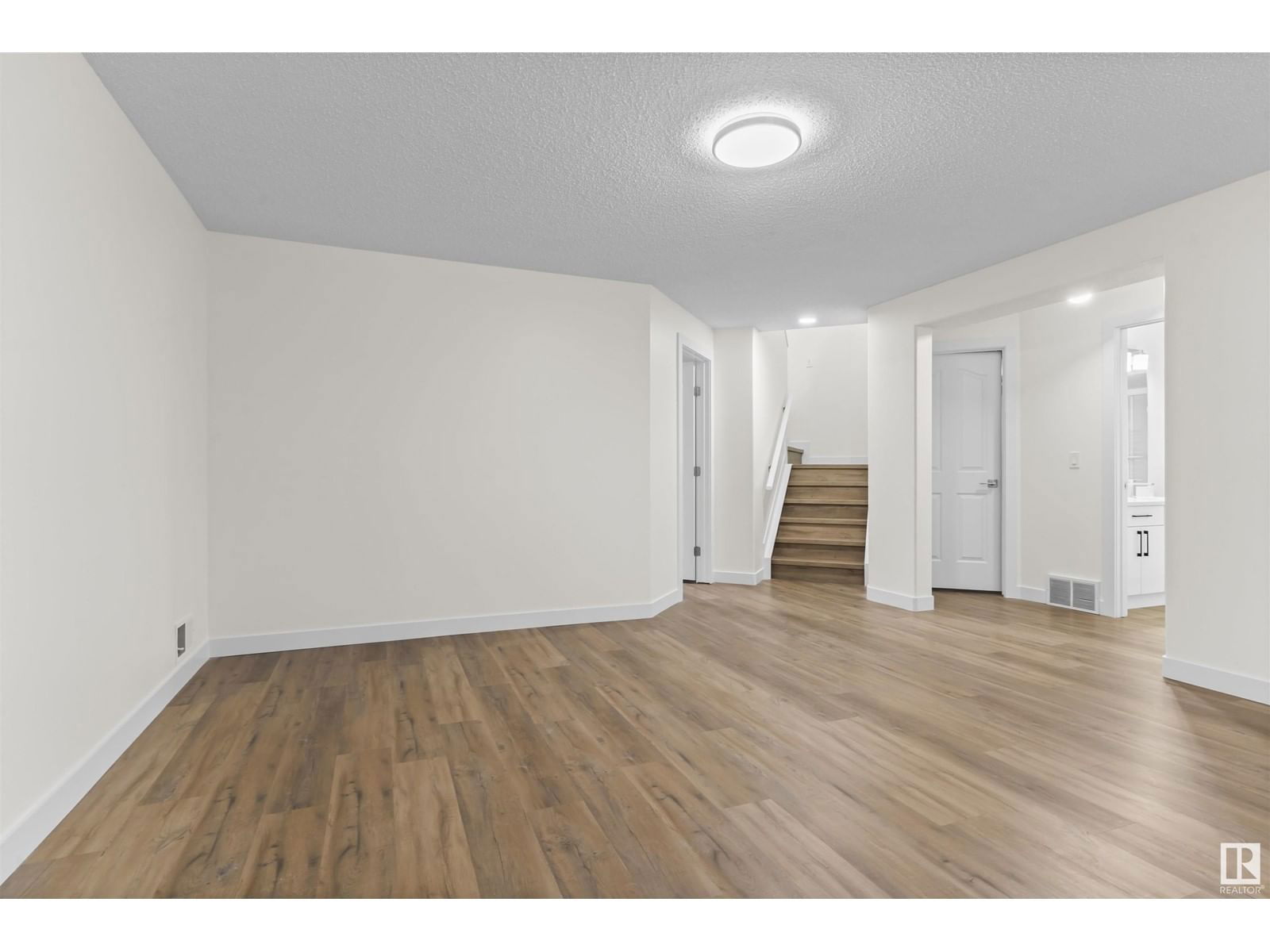 Nw - 2865 41 Ave Edmonton, Alberta