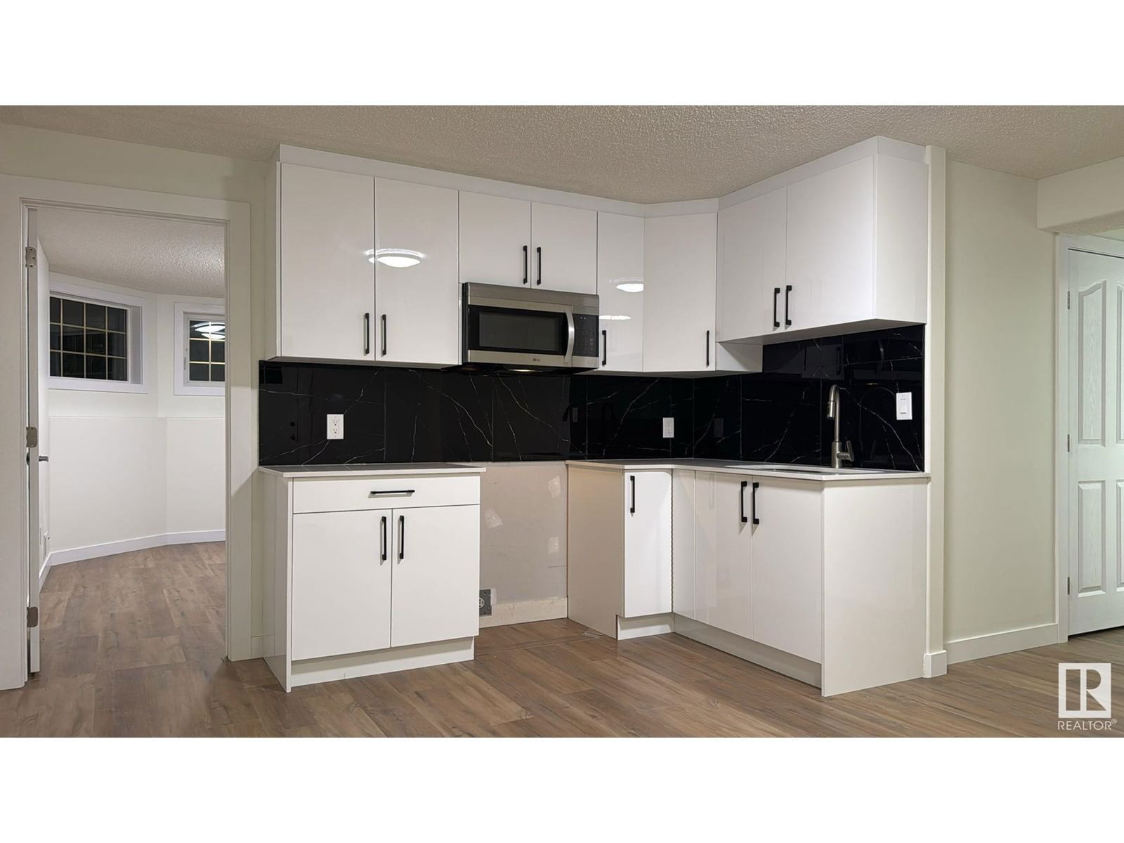 Nw - 2865 41 Ave Edmonton, Alberta