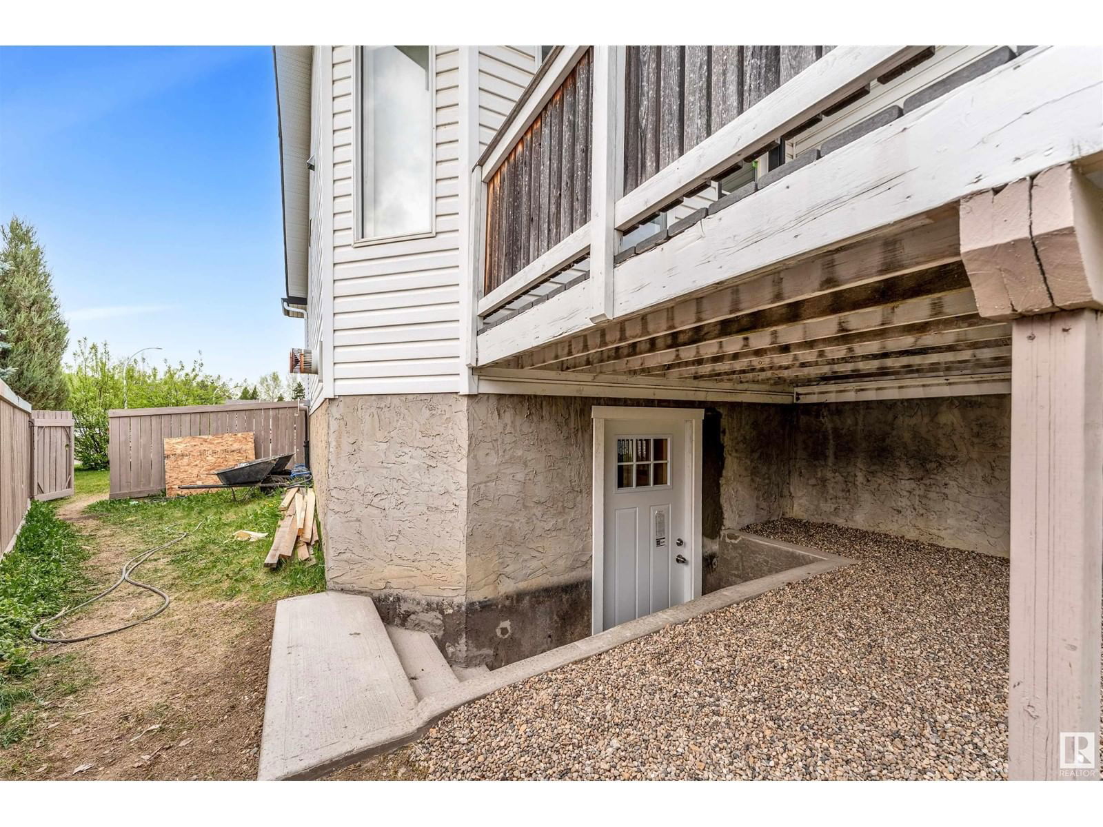 Nw - 2865 41 Ave Edmonton, Alberta
