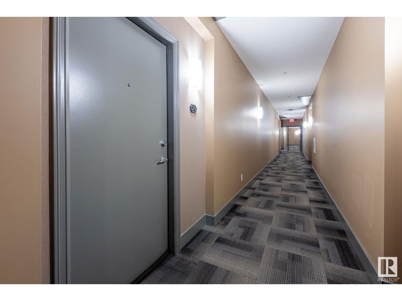 #219 - 226 MACEWAN RD Image 19