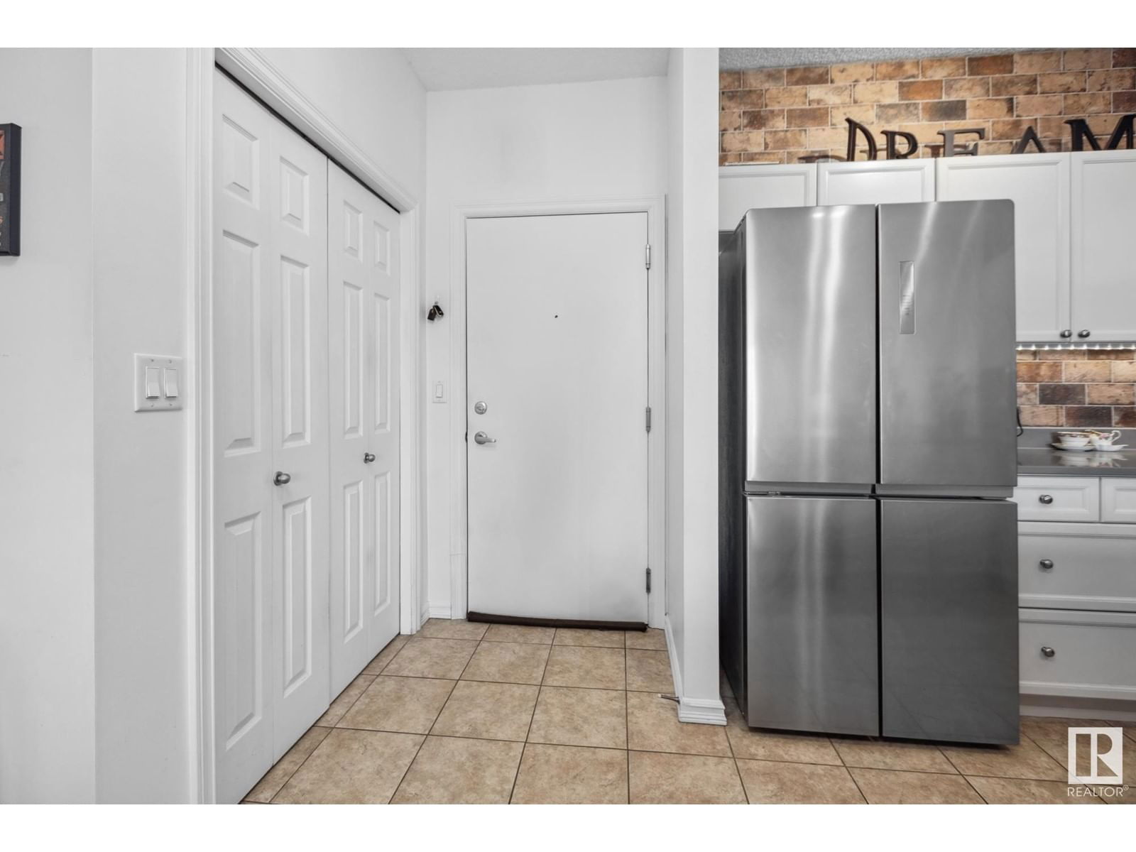#219 - 226 MACEWAN RD Image 20