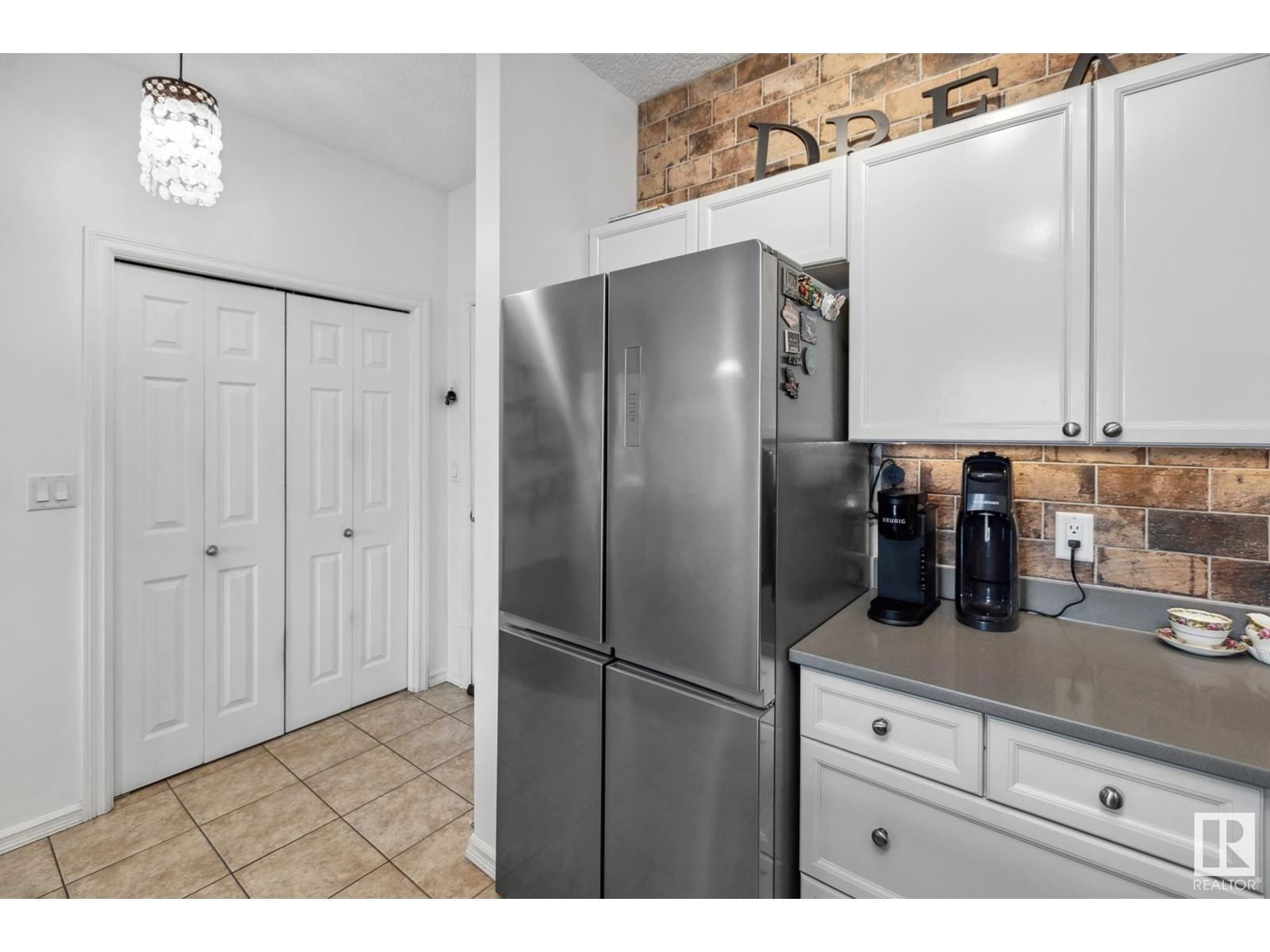 #219 - 226 MACEWAN RD Image 22
