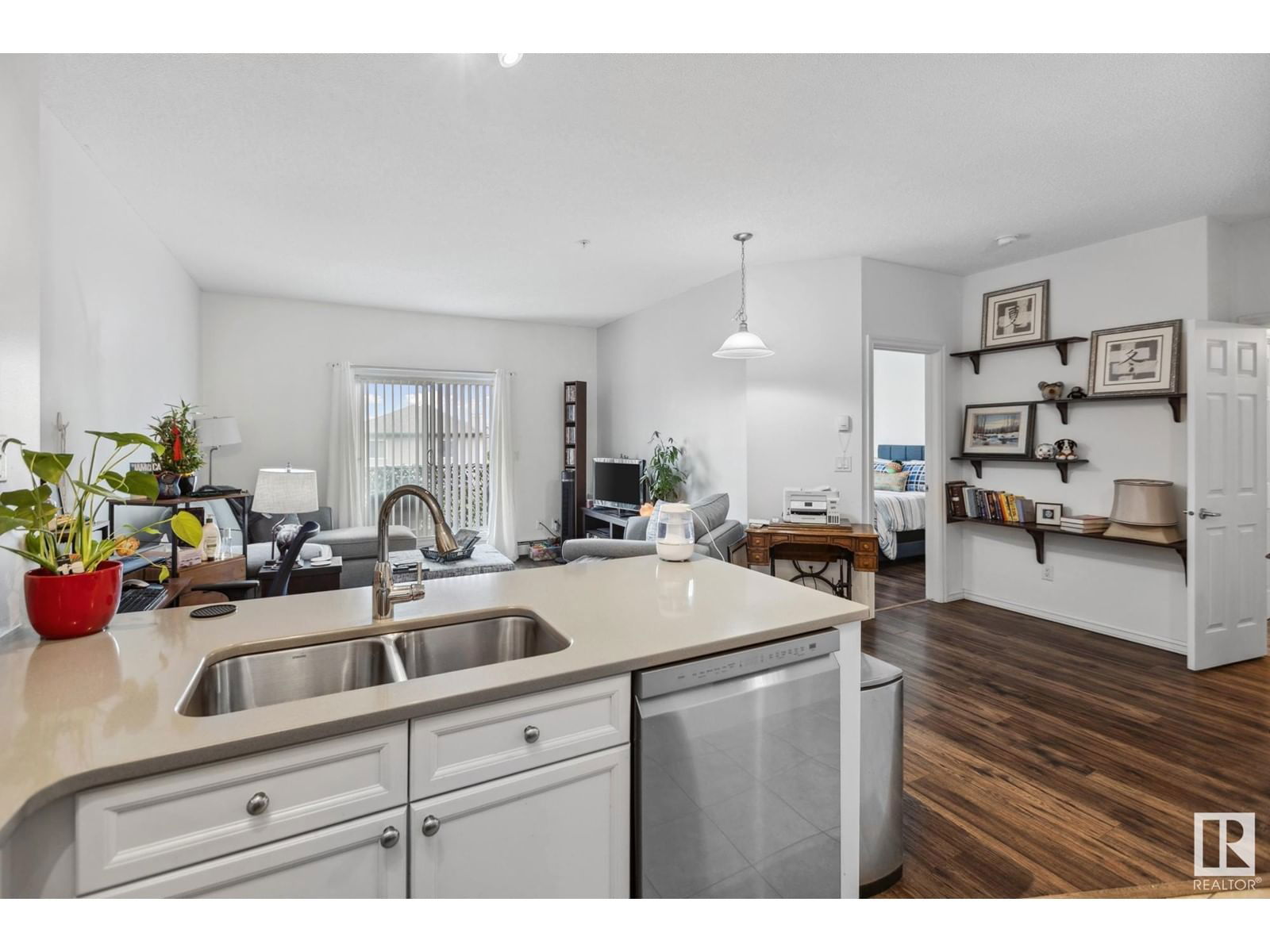 #219 - 226 MACEWAN RD Image 26