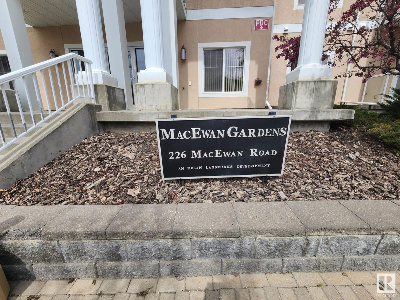 #219 - 226 MACEWAN RD Image 3