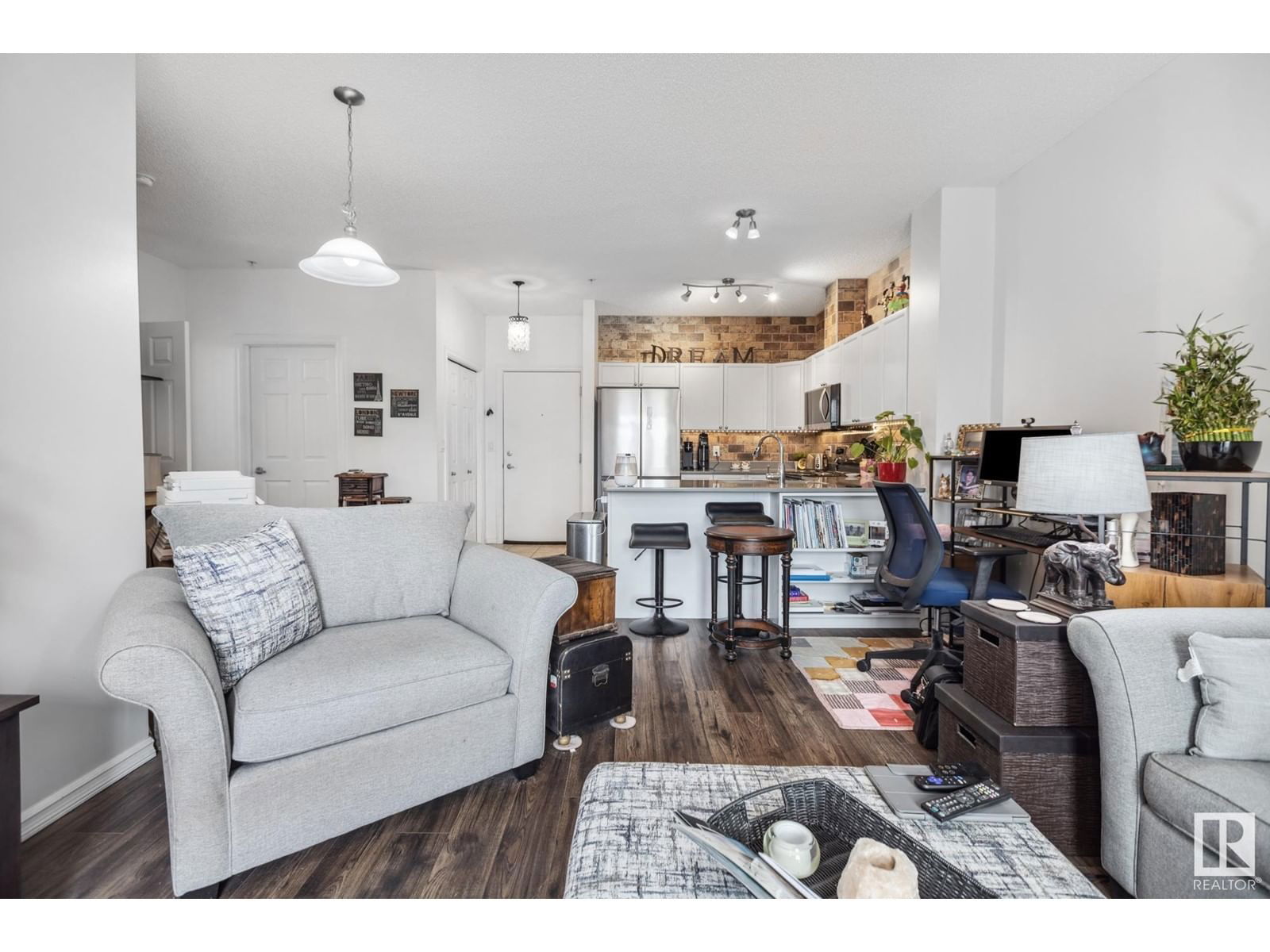 #219 - 226 MACEWAN RD Image 36