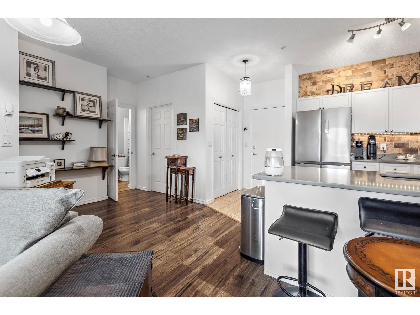 #219 - 226 MACEWAN RD Image 37
