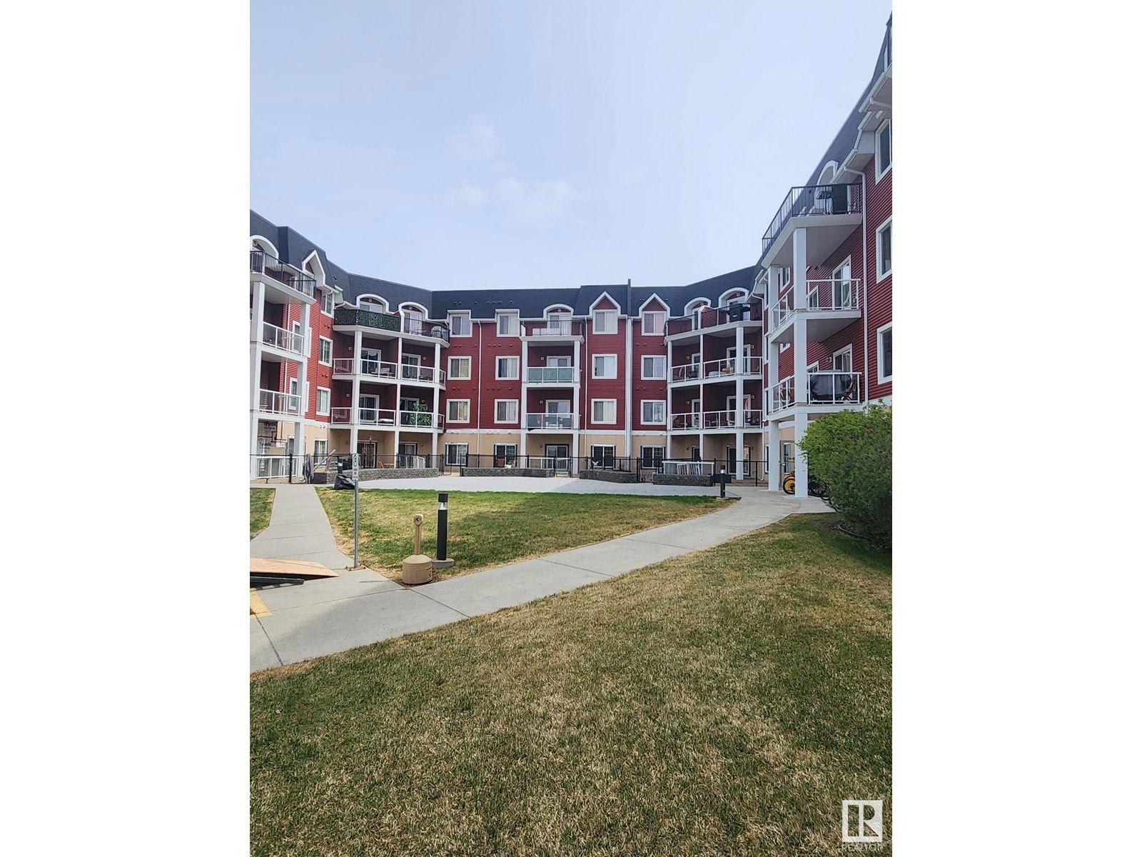 #219 - 226 MACEWAN RD Image 4