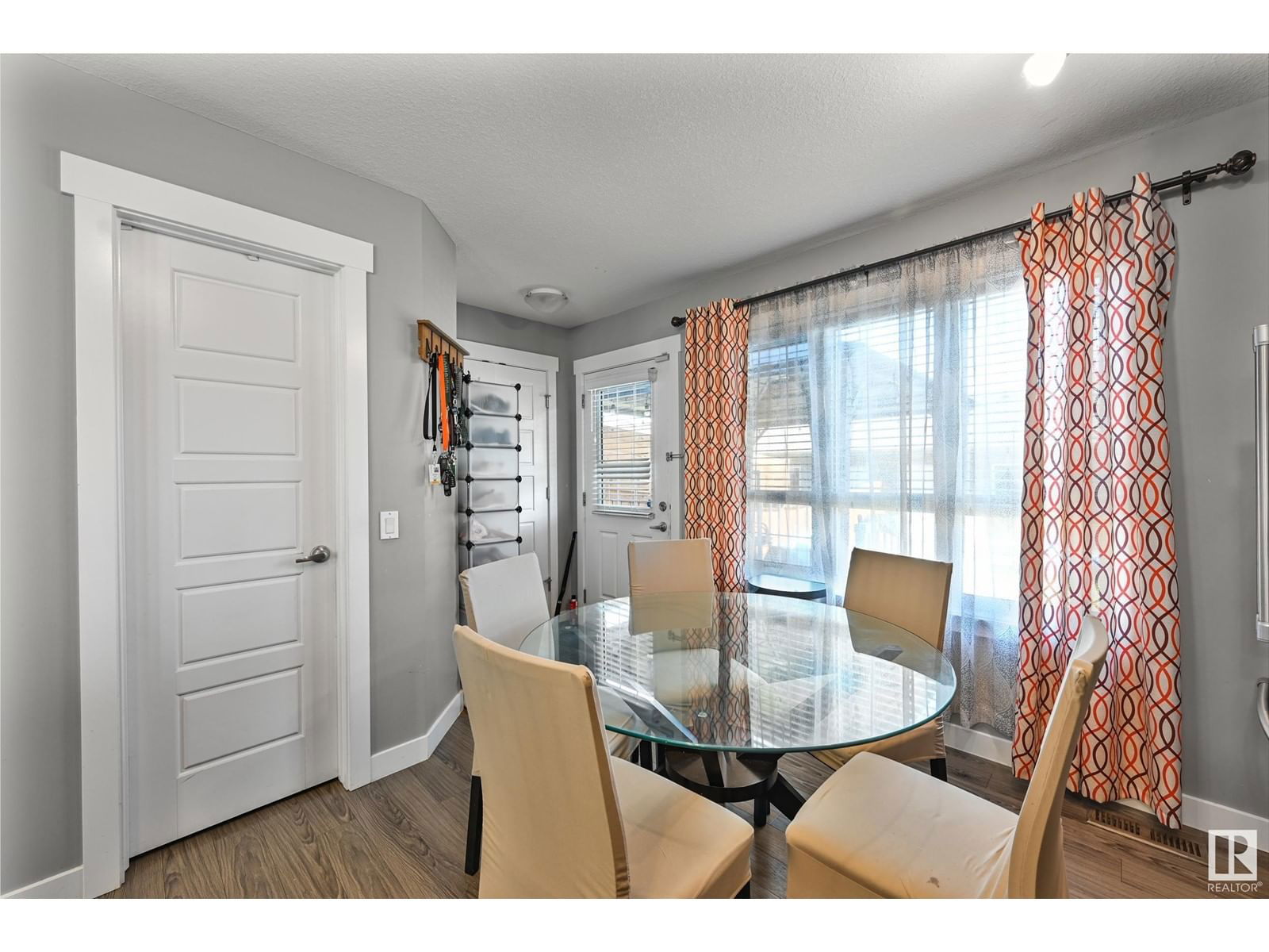 7303 Edgemont Wy Edmonton, Alberta