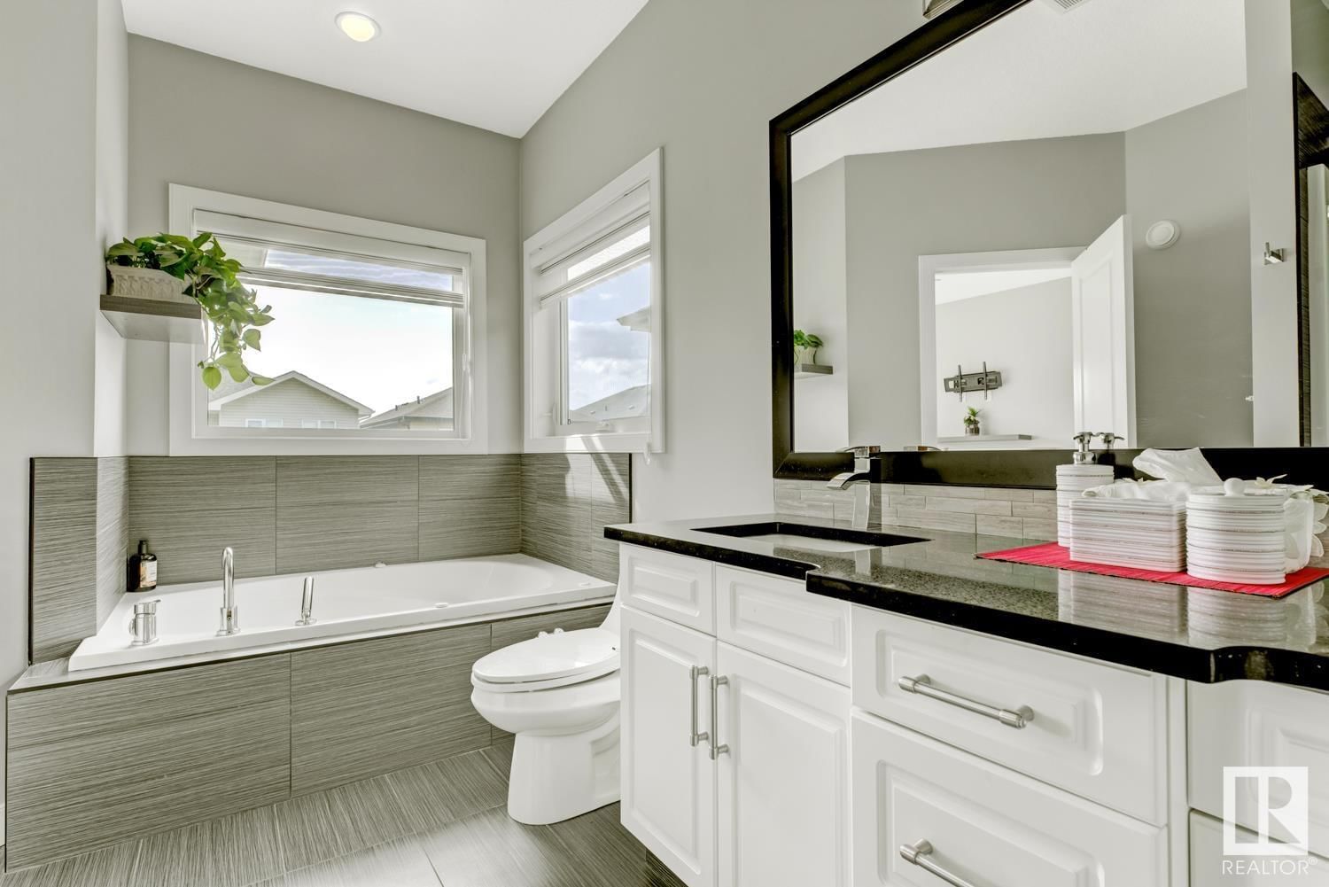 NW - 16516 131 ST Image 17