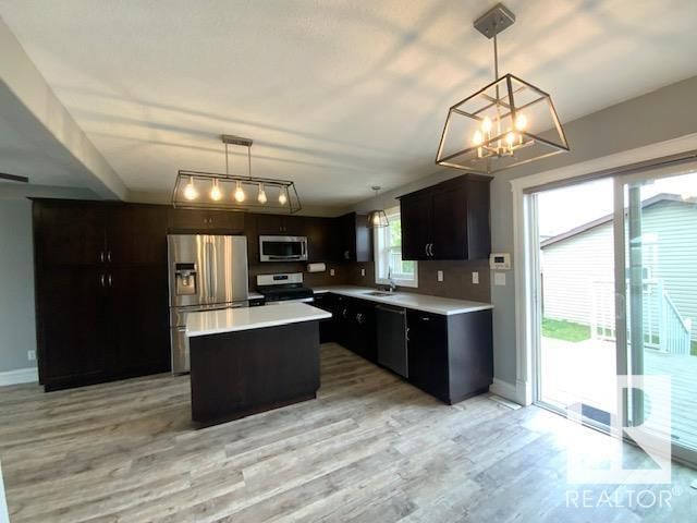 3906 56 AV Image 12
