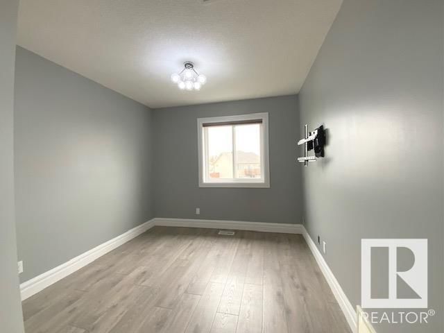 3906 56 AV Image 31