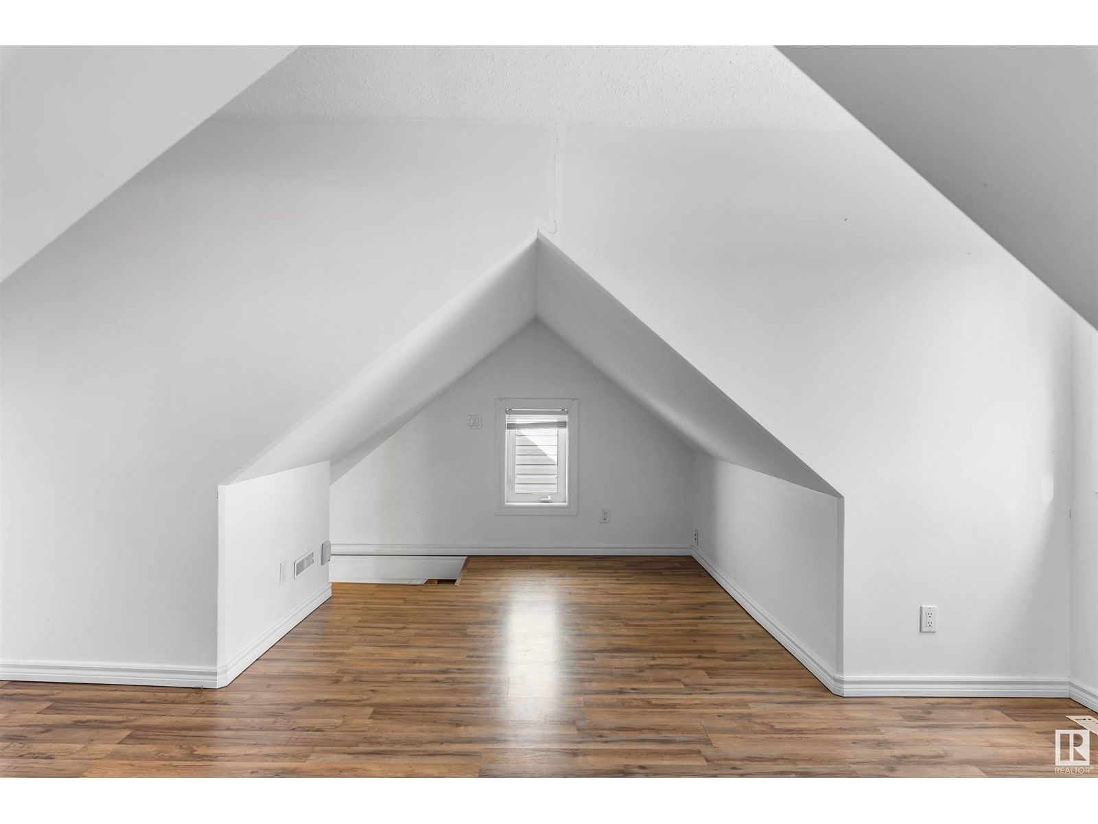 NW - 12114 85 ST Image 13