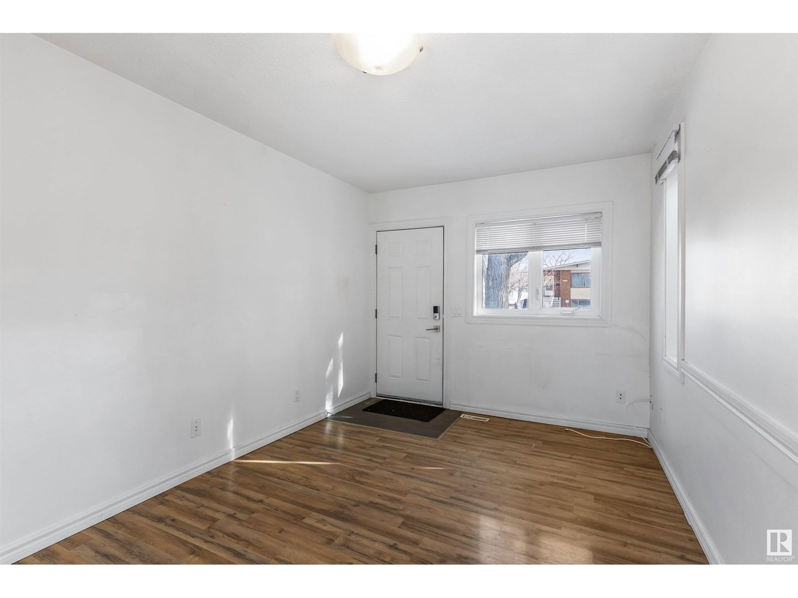 NW - 12114 85 ST Image 2