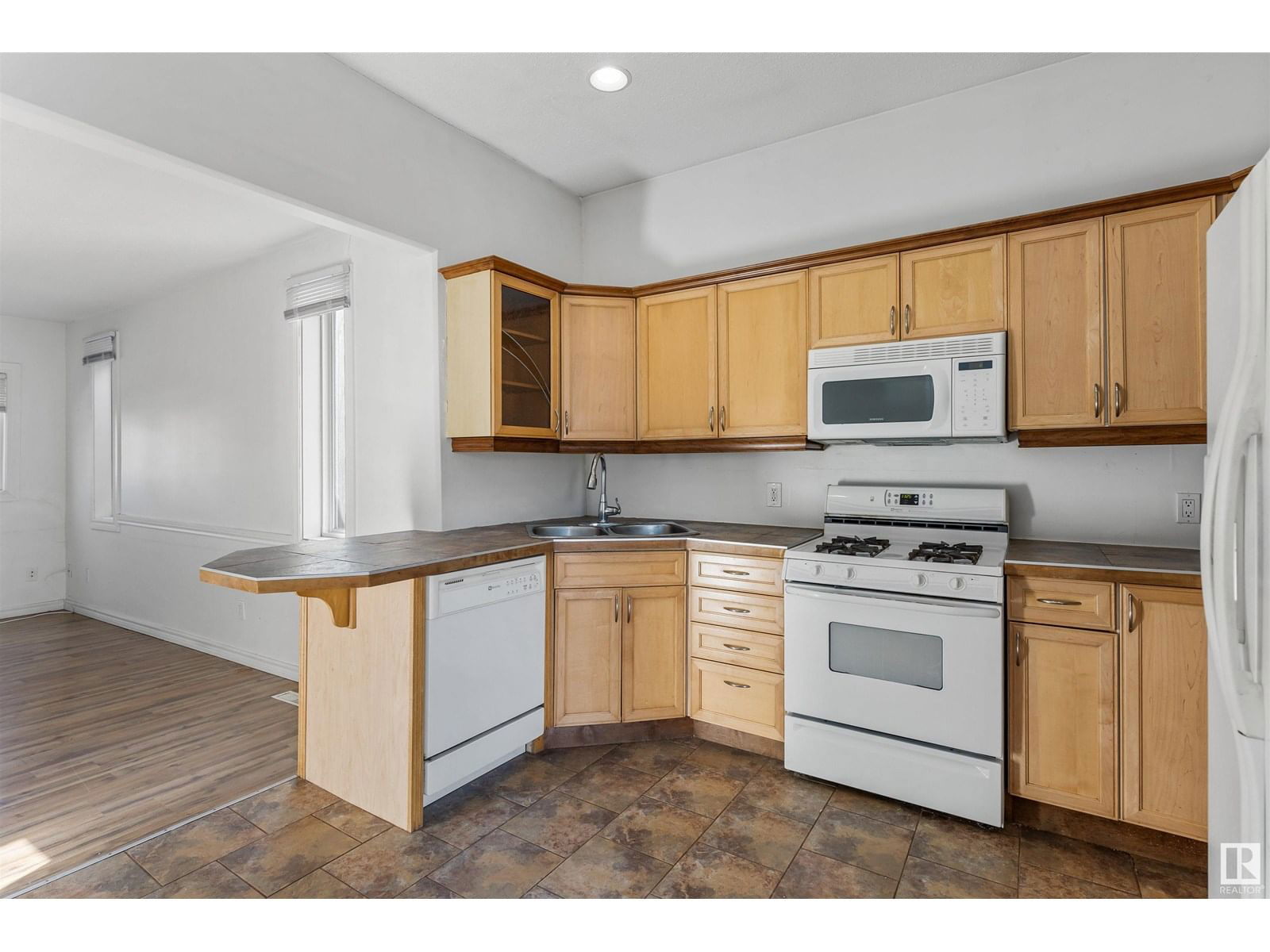 NW - 12114 85 ST Image 6
