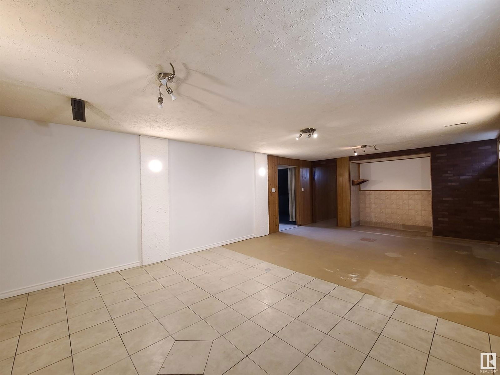 15116 75a St Nw Edmonton, Alberta