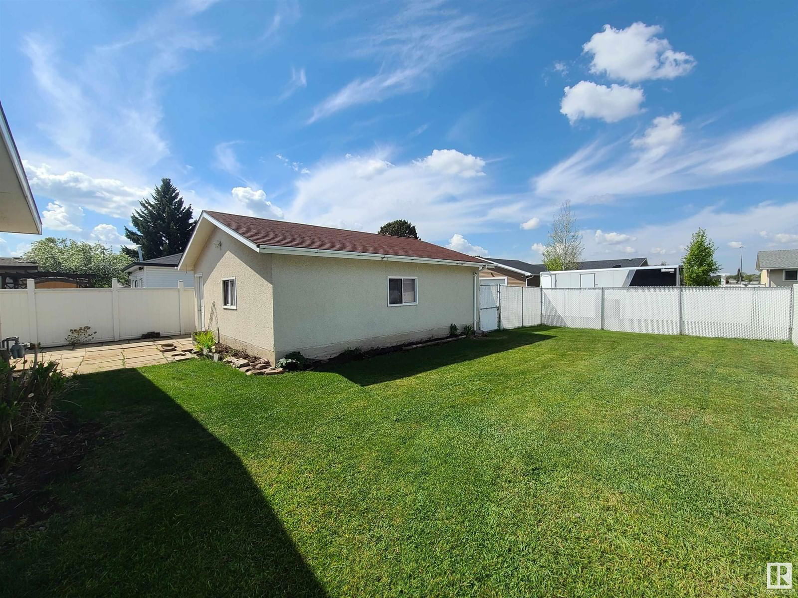 15116 75a St Nw Edmonton, Alberta