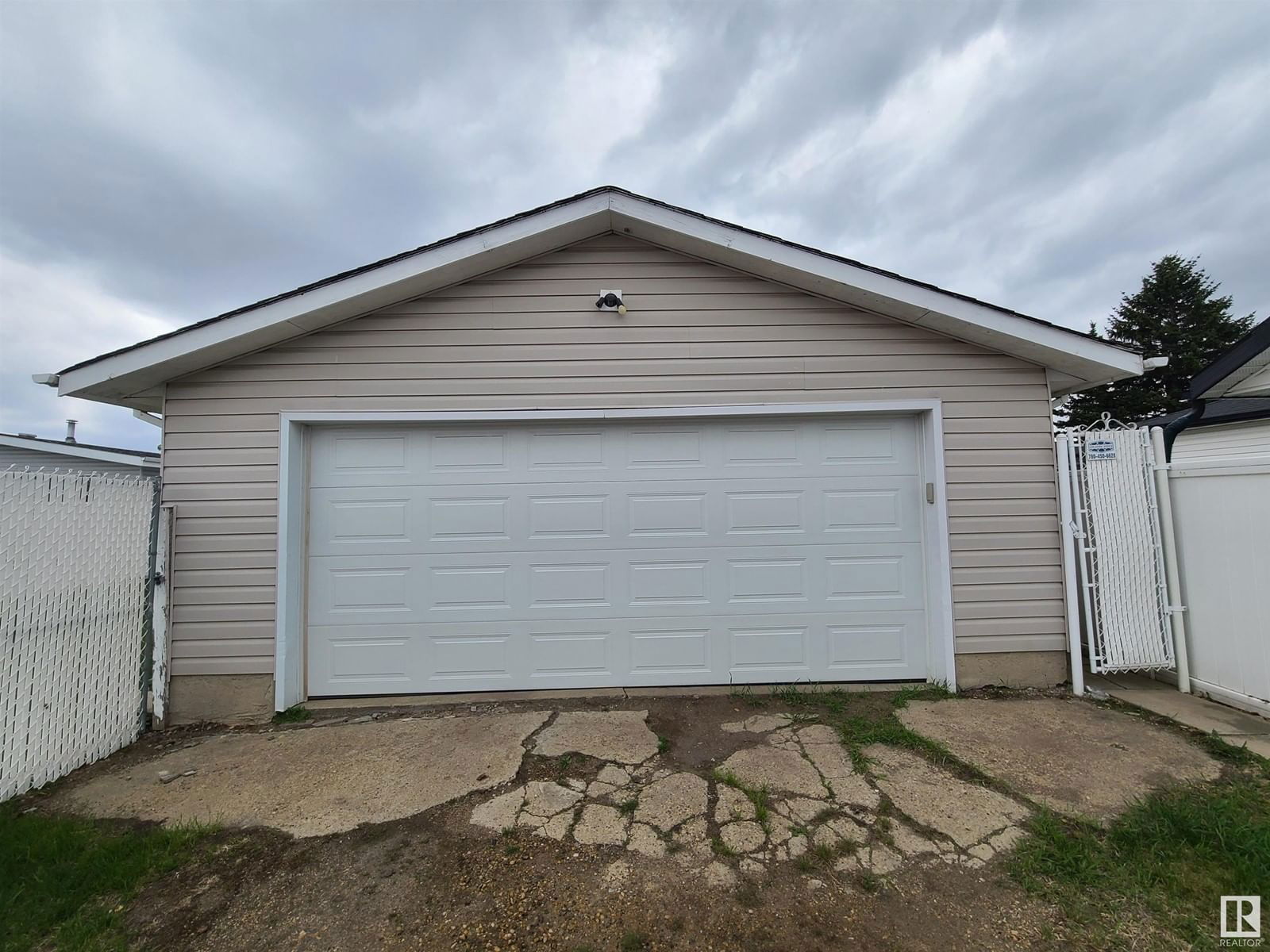 15116 75a St Nw Edmonton, Alberta