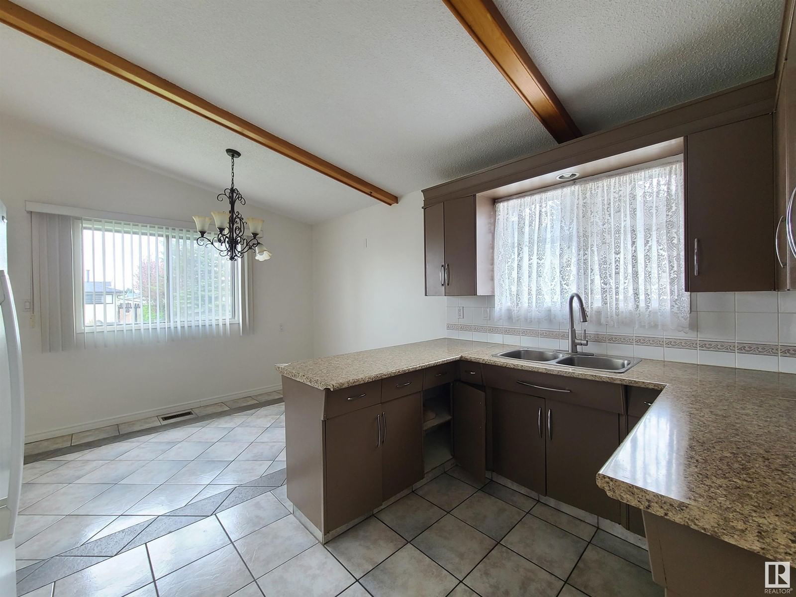 15116 75a St Nw Edmonton, Alberta