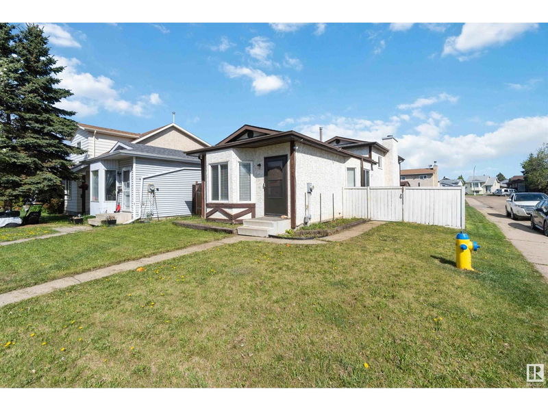 8304 157 Av Edmonton, Alberta