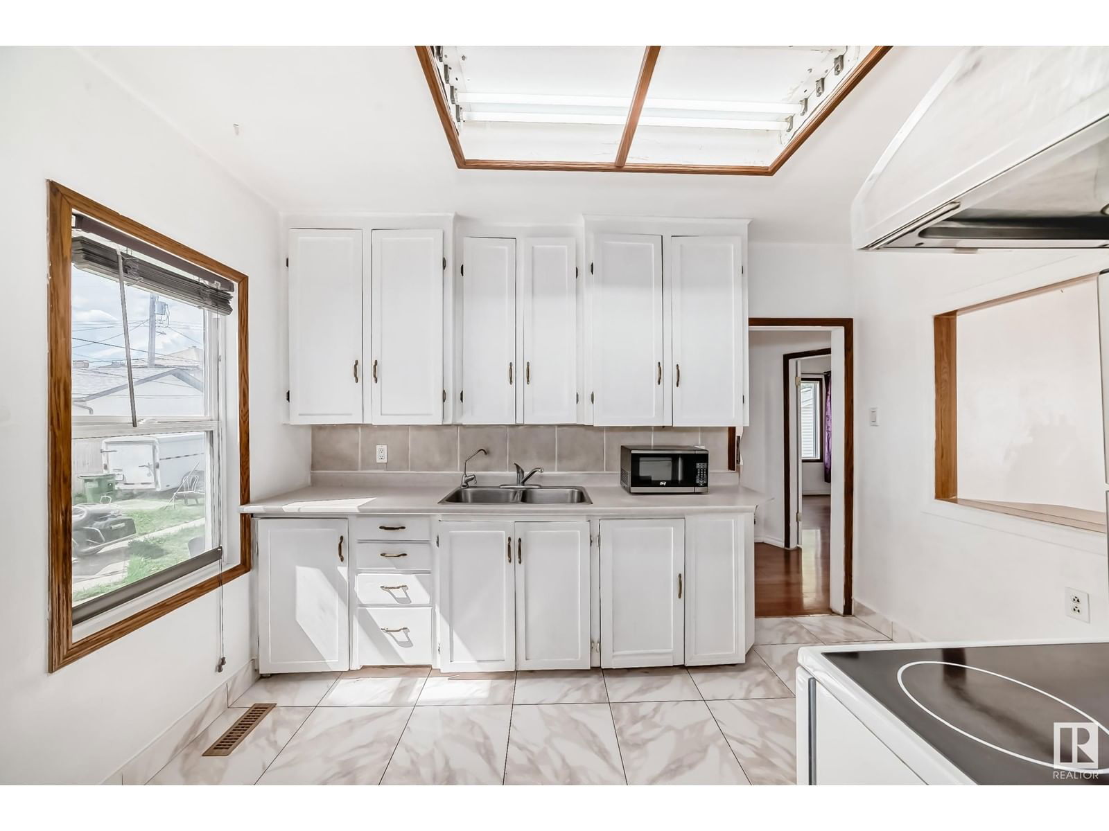 11216 94 St Edmonton, Alberta