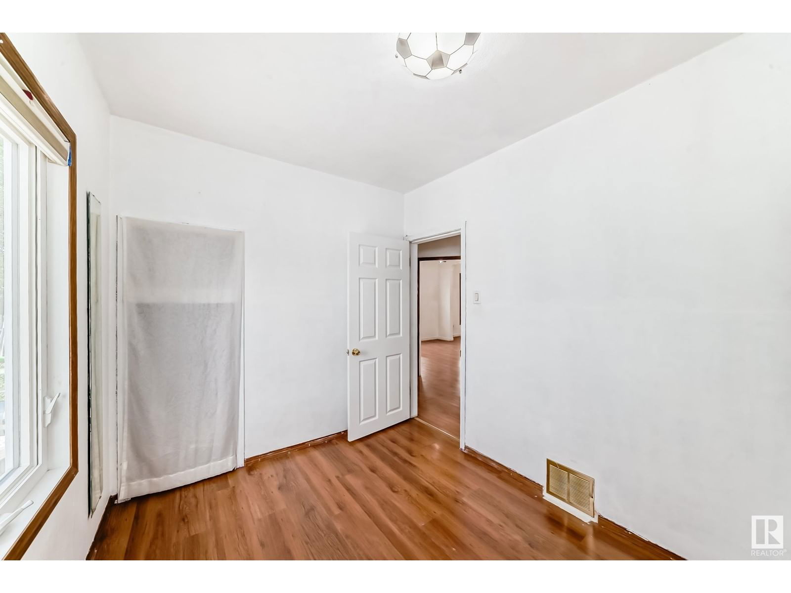 11216 94 St Edmonton, Alberta