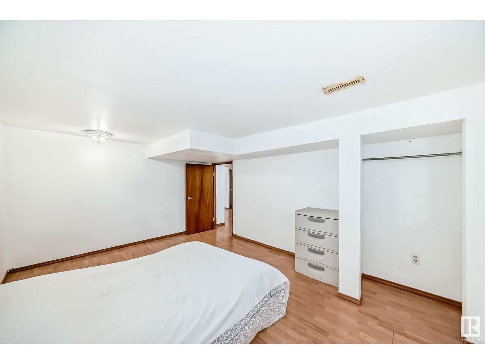 11216 94 St Edmonton, Alberta