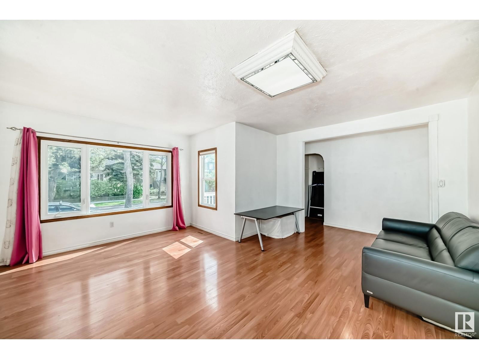 11216 94 St Edmonton, Alberta