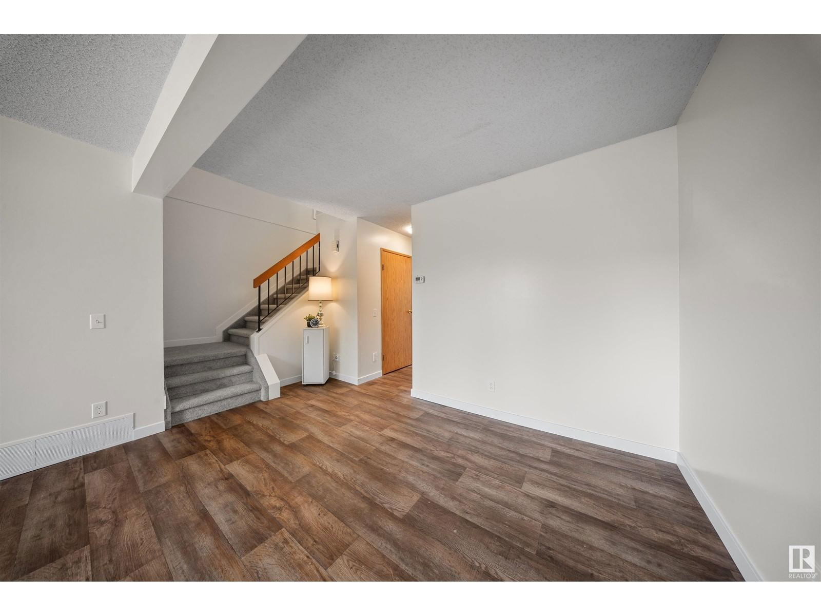 332 Kirkpatrick Cr Edmonton, Alberta