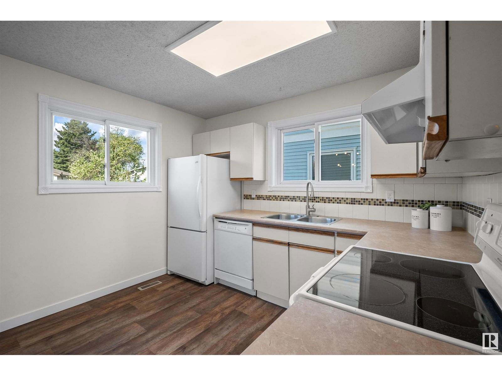 332 Kirkpatrick Cr Edmonton, Alberta