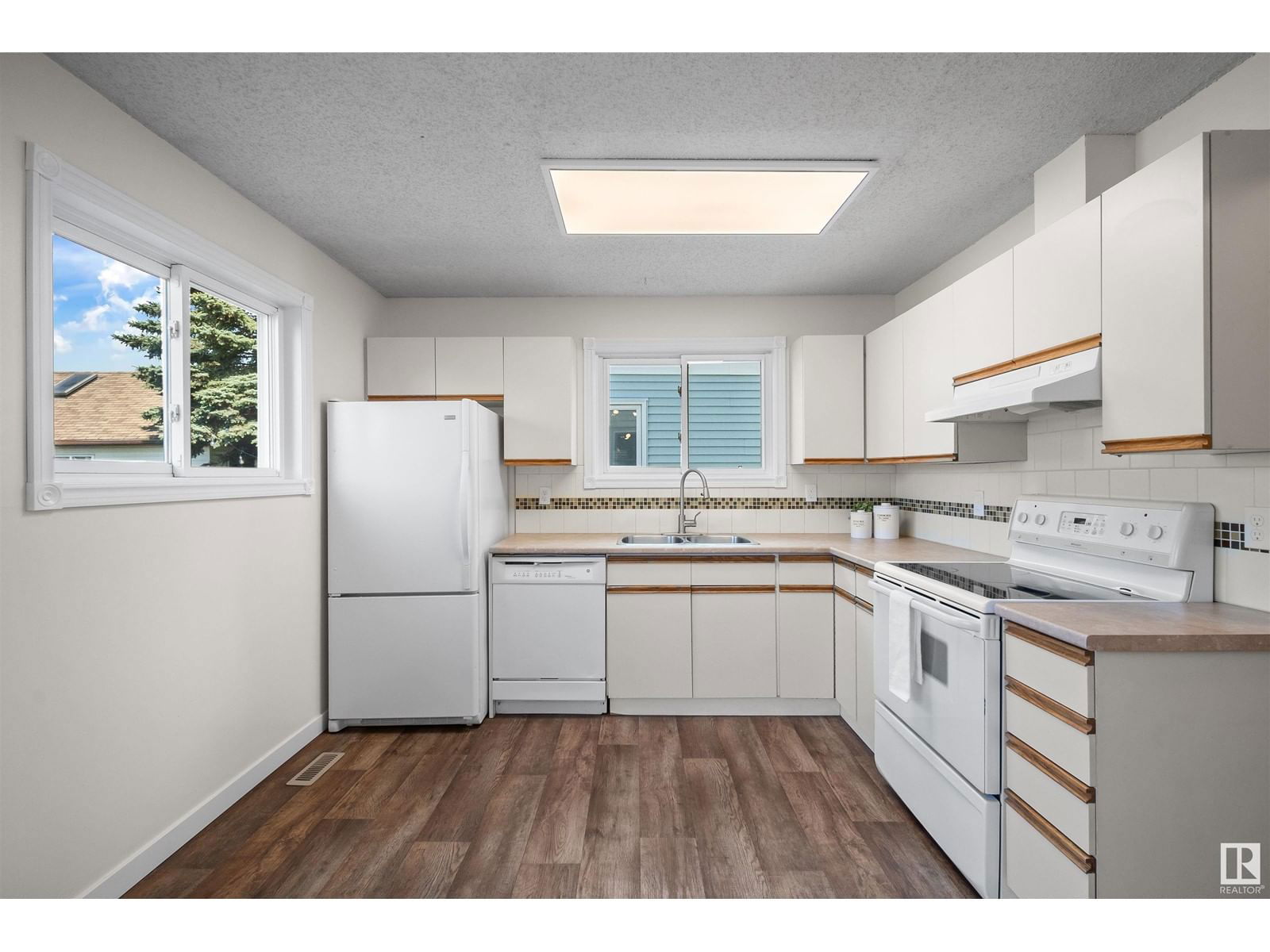 332 Kirkpatrick Cr Edmonton, Alberta