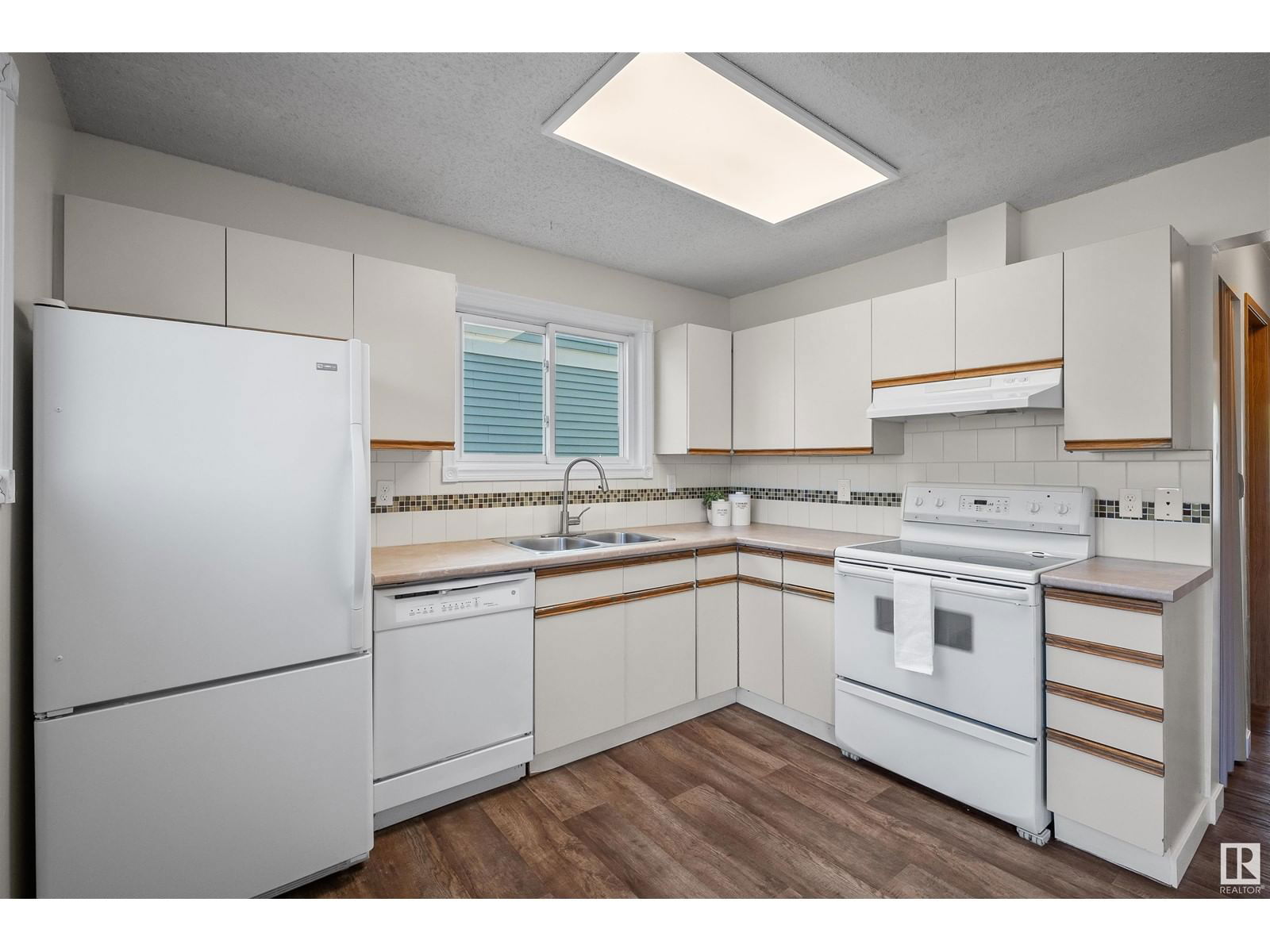 332 Kirkpatrick Cr Edmonton, Alberta