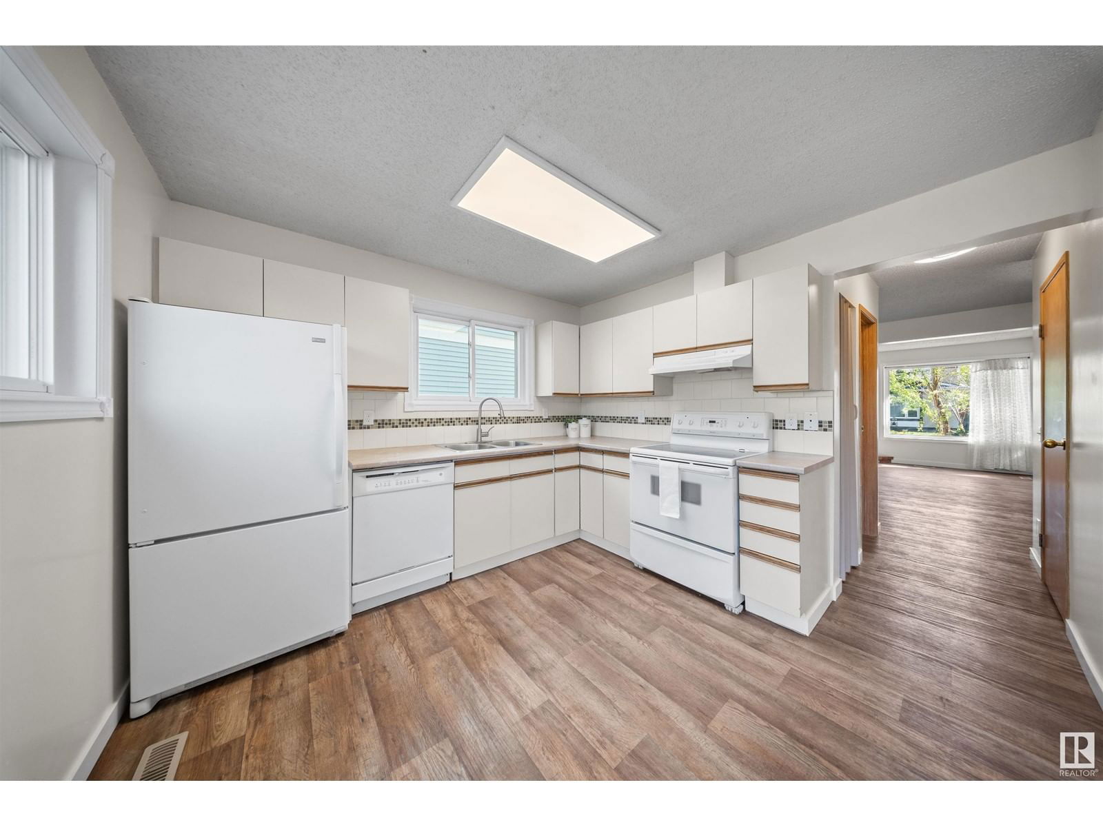 332 Kirkpatrick Cr Edmonton, Alberta